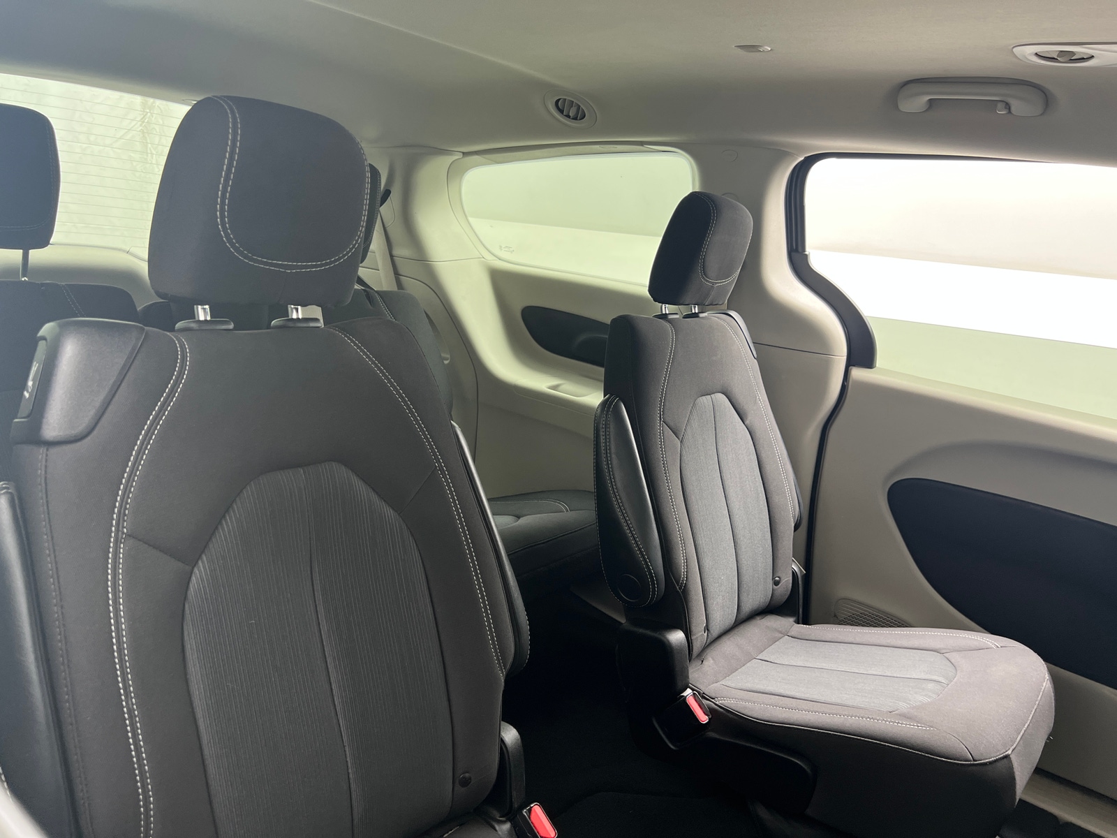 Thumbnail: 2023 Chrysler Voyager - 6