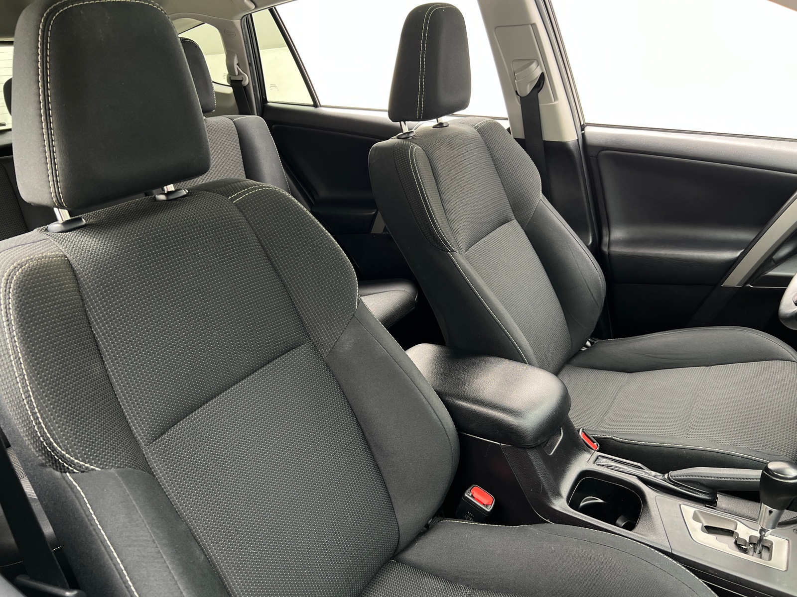 Thumbnail: 2018 Toyota RAV4 - 2