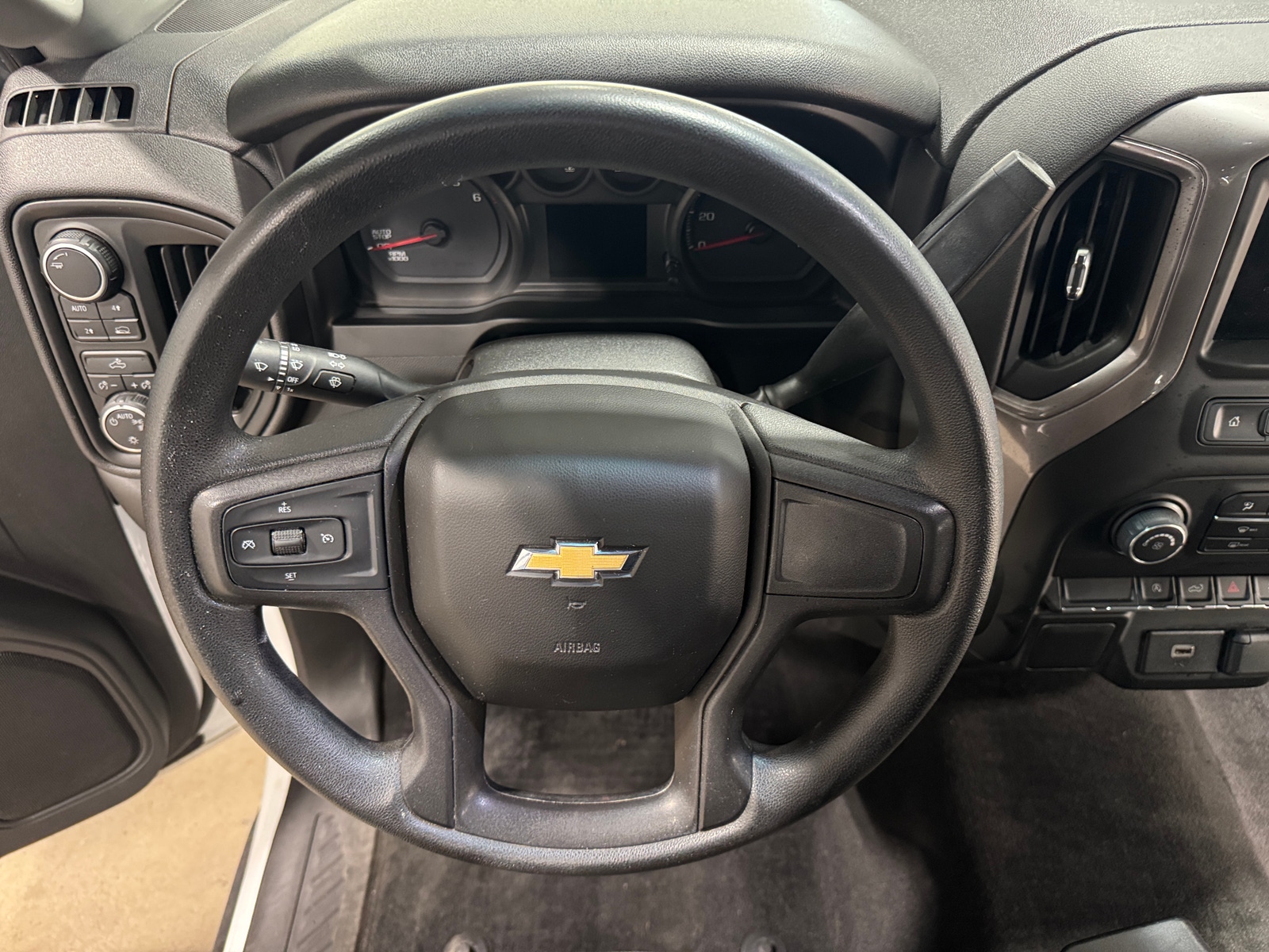 Thumbnail: 2020 Chevrolet Silverado 1500 - 5