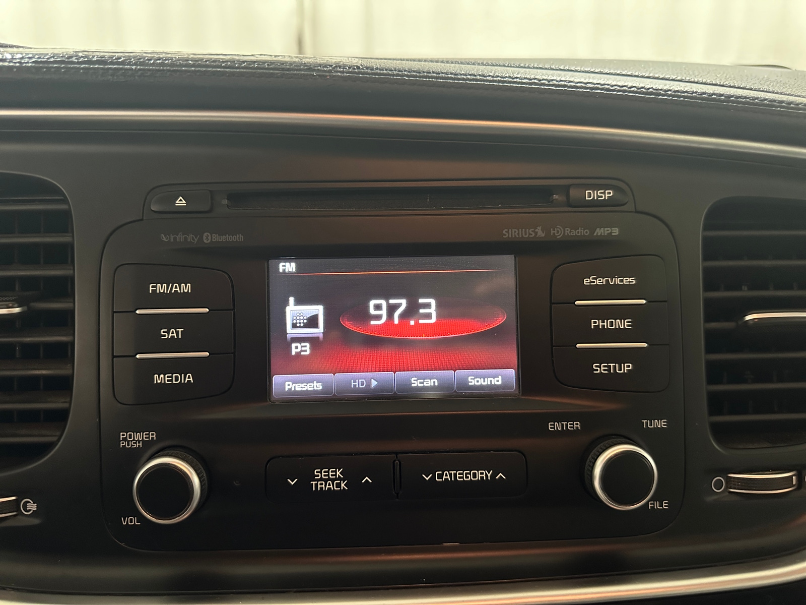 Thumbnail: 2015 Kia Optima - 3