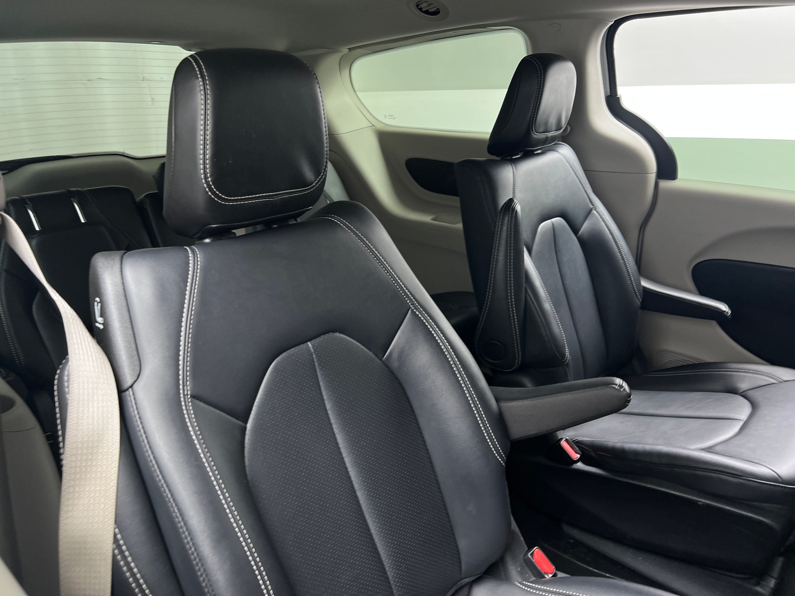 Thumbnail: 2024 Chrysler Pacifica - 5