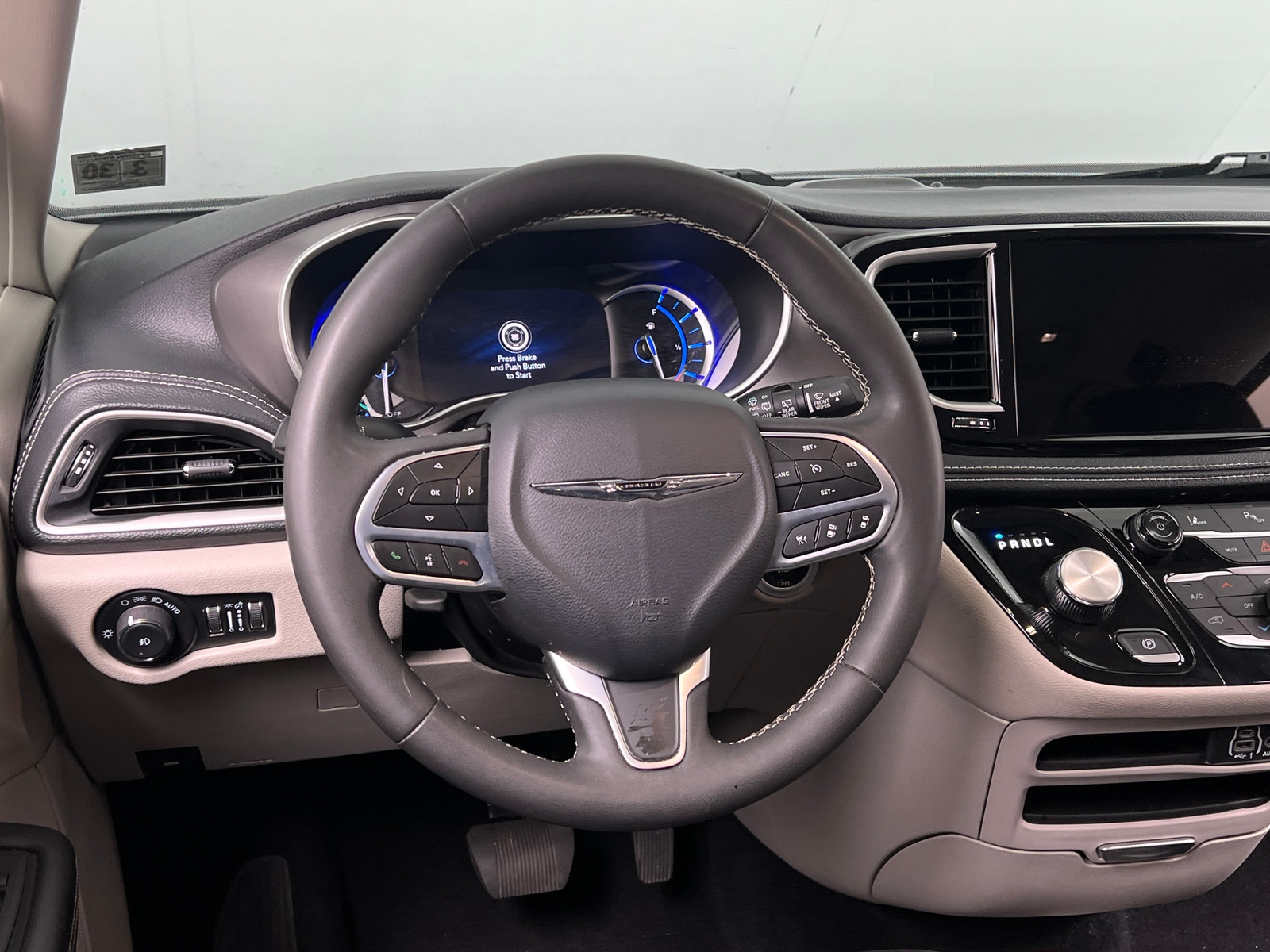 Thumbnail: 2024 Chrysler Pacifica - 4