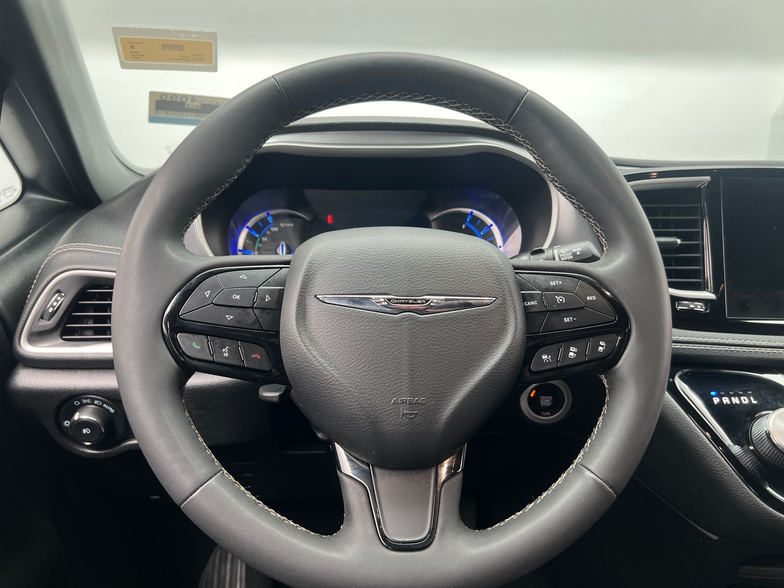 Thumbnail: 2022 Chrysler Pacifica - 4