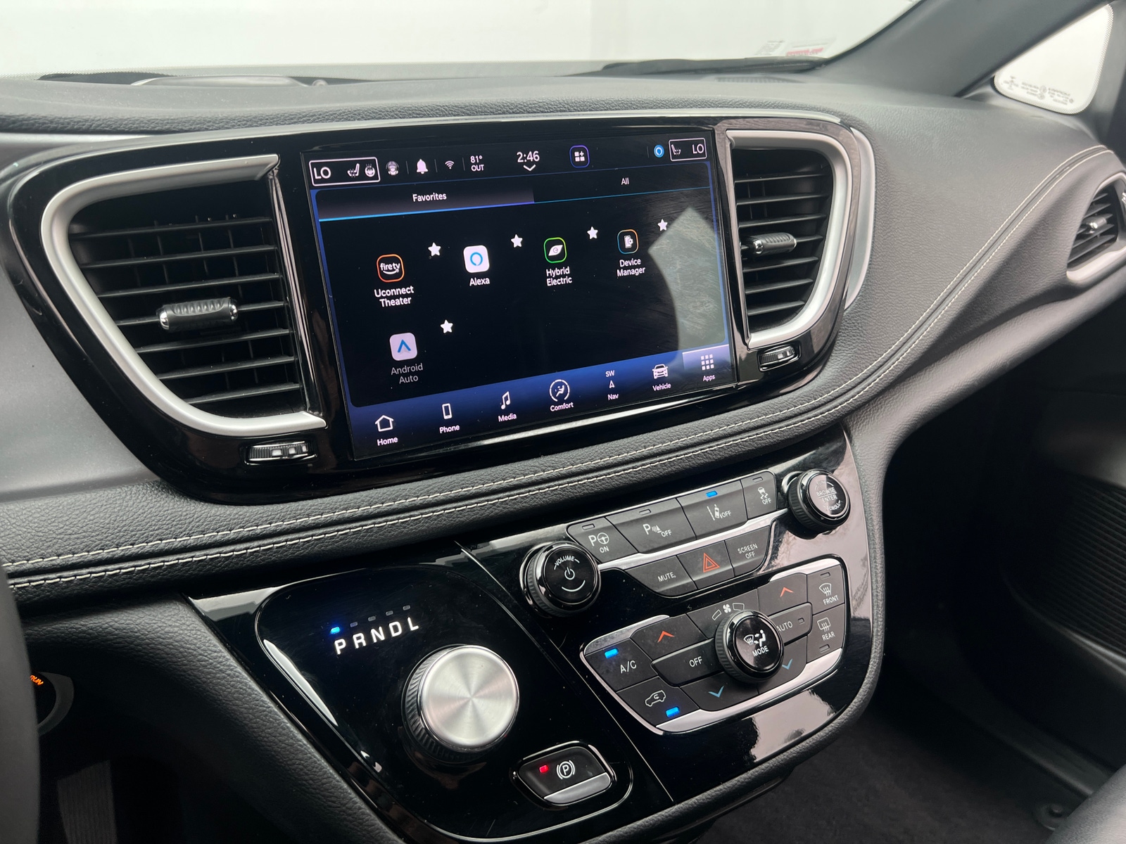 Thumbnail: 2022 Chrysler Pacifica - 3