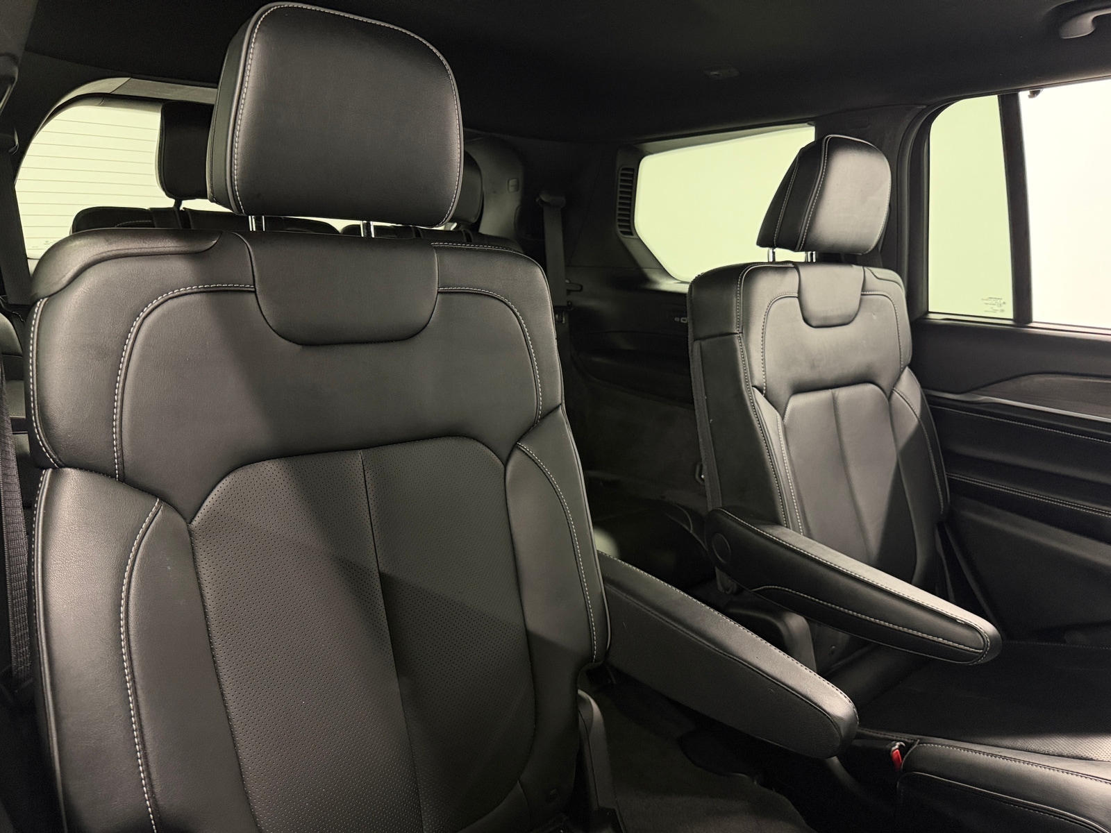 Thumbnail: 2022 Jeep Grand Cherokee L - 5