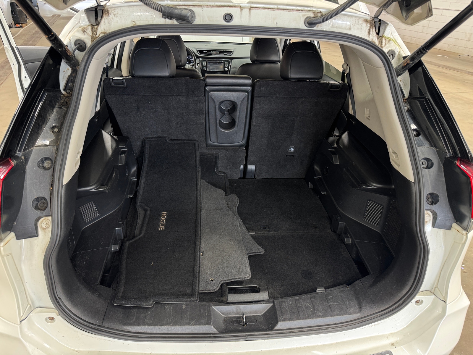 Thumbnail: 2017 Nissan Rogue - 6