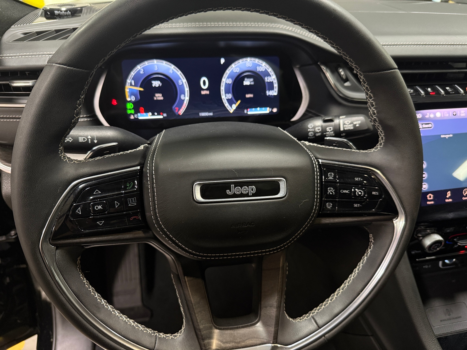 Thumbnail: 2023 Jeep Grand Cherokee - 4