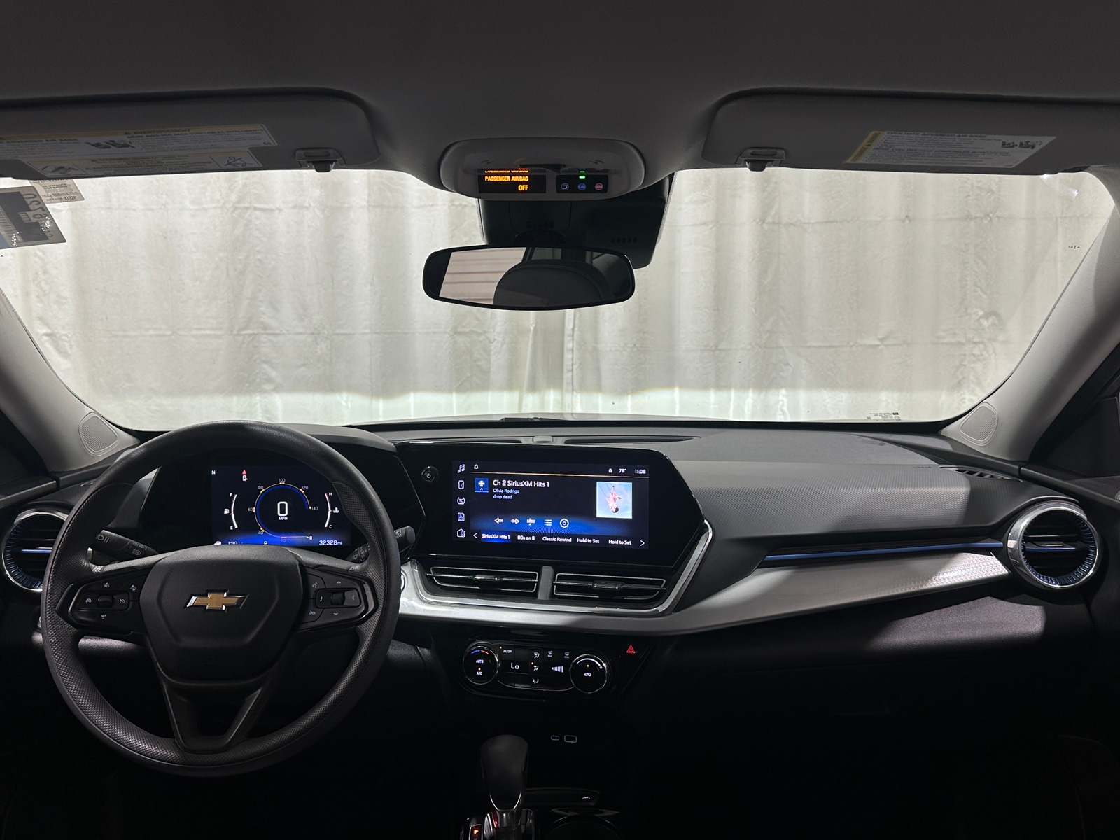 Thumbnail: 2025 Chevrolet Trax - 3
