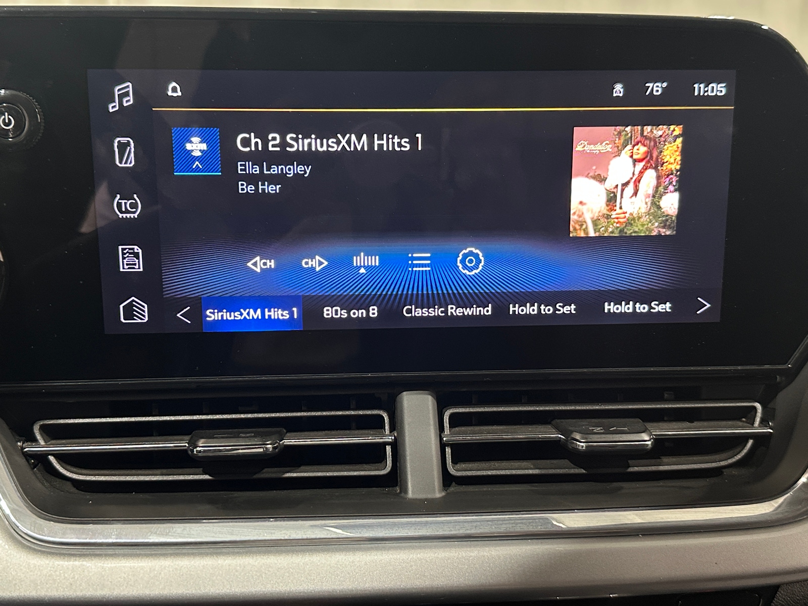 Thumbnail: 2025 Chevrolet Trax - 4