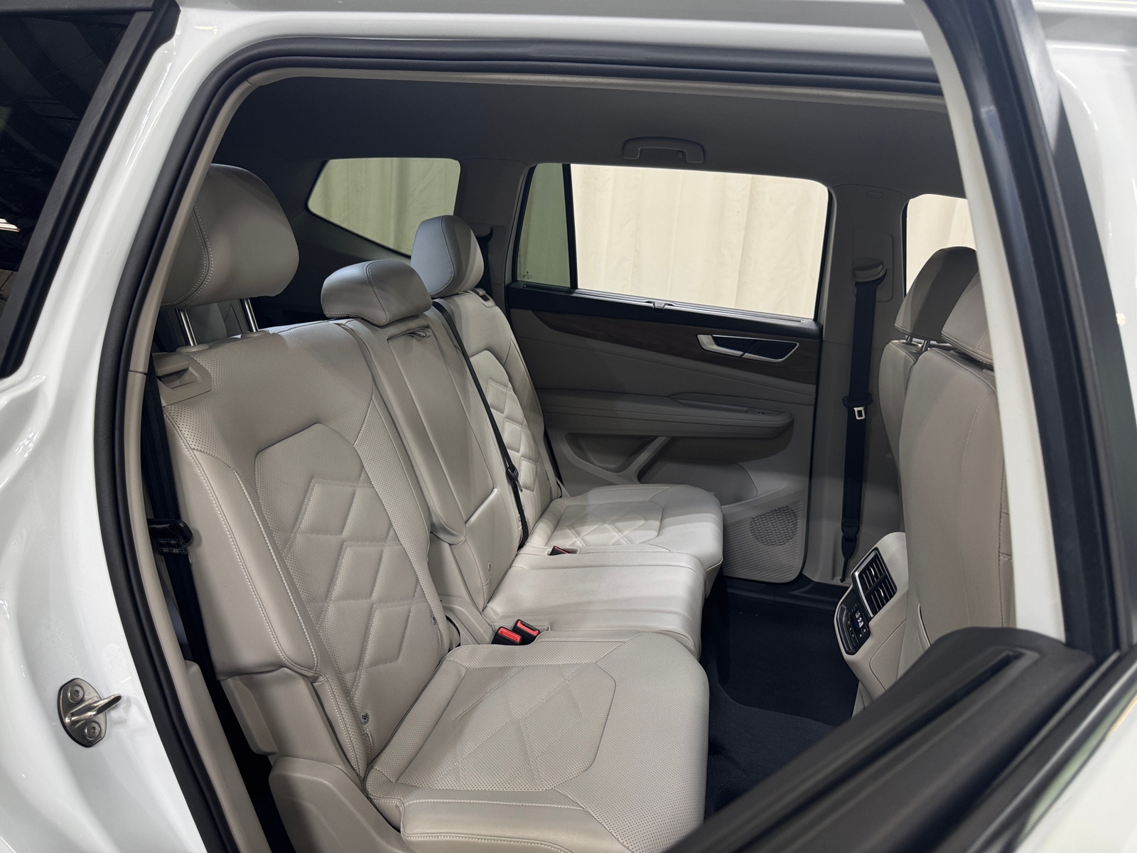 Thumbnail: 2024 Volkswagen Atlas - 5