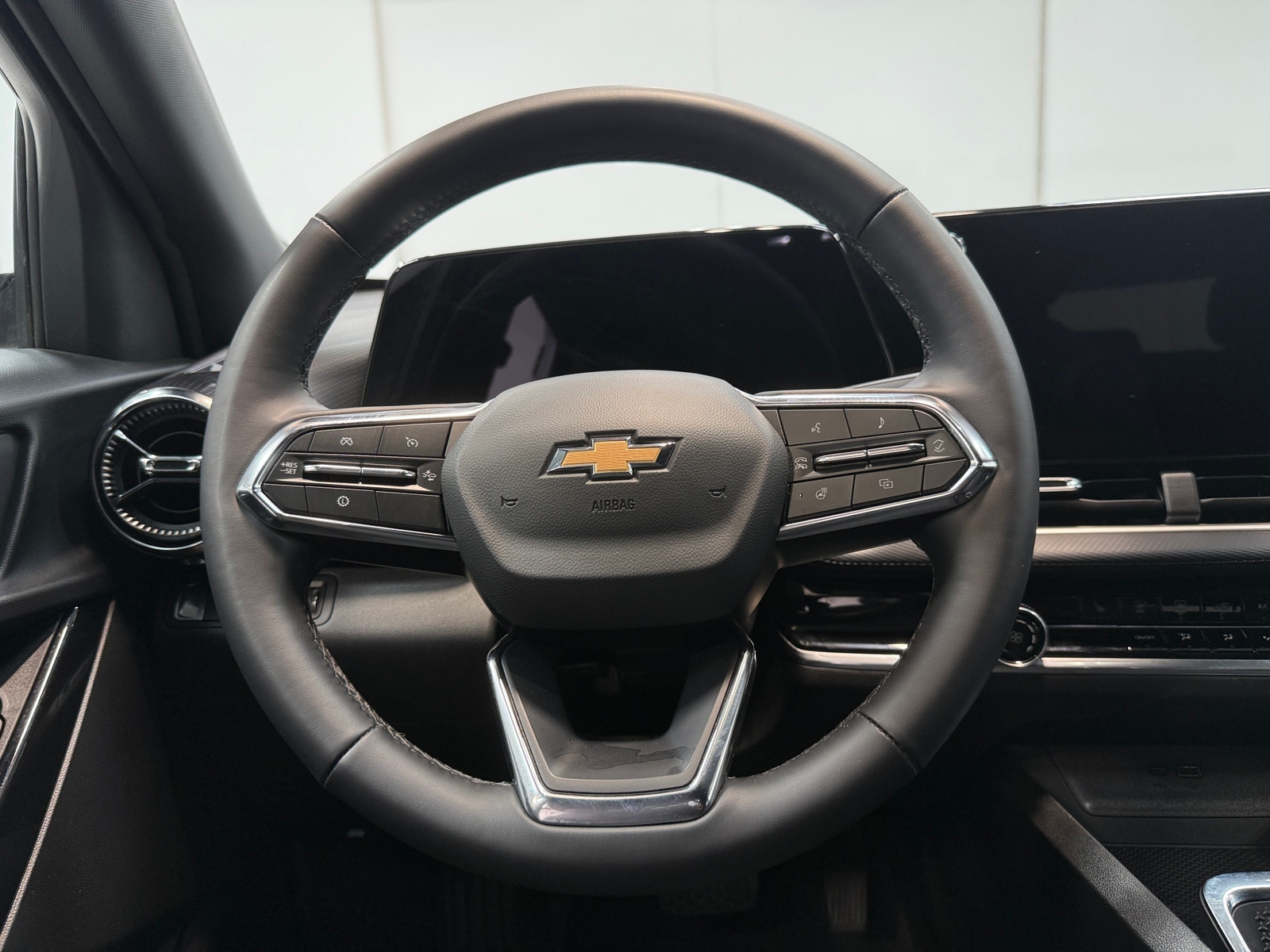 Thumbnail: 2025 Chevrolet Equinox - 5