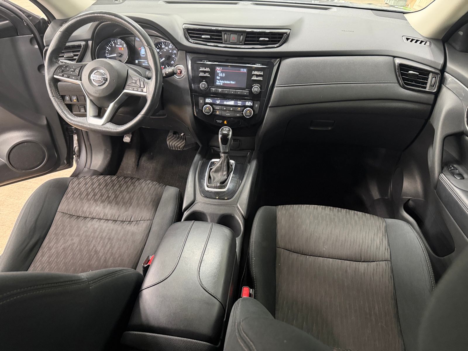 Thumbnail: 2017 Nissan Rogue - 3