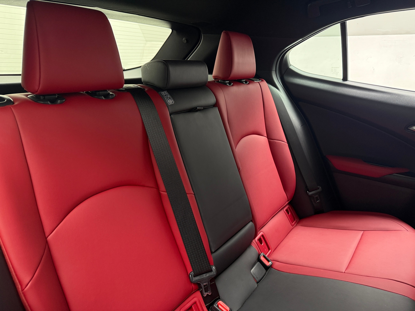 Thumbnail: 2022 Lexus UX - 5