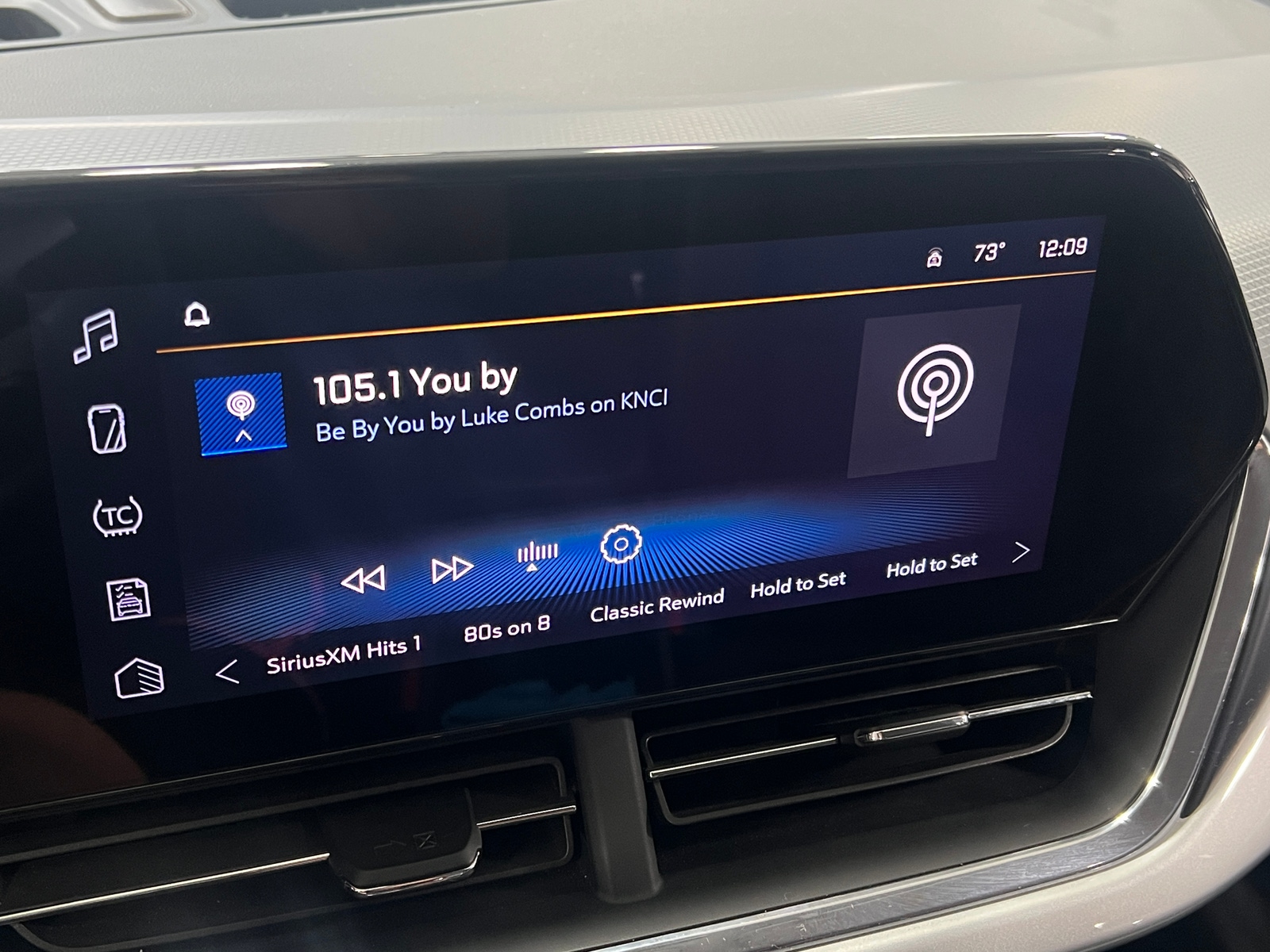 Thumbnail: 2025 Chevrolet Trax - 4