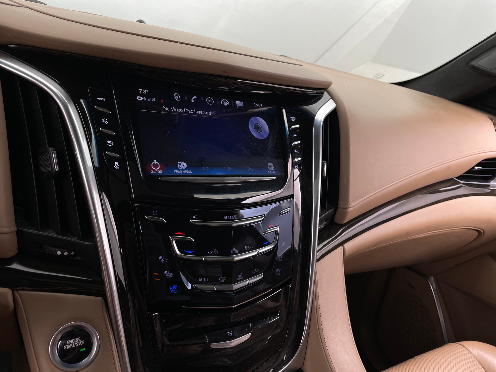 Thumbnail: 2018 Cadillac Escalade - 3