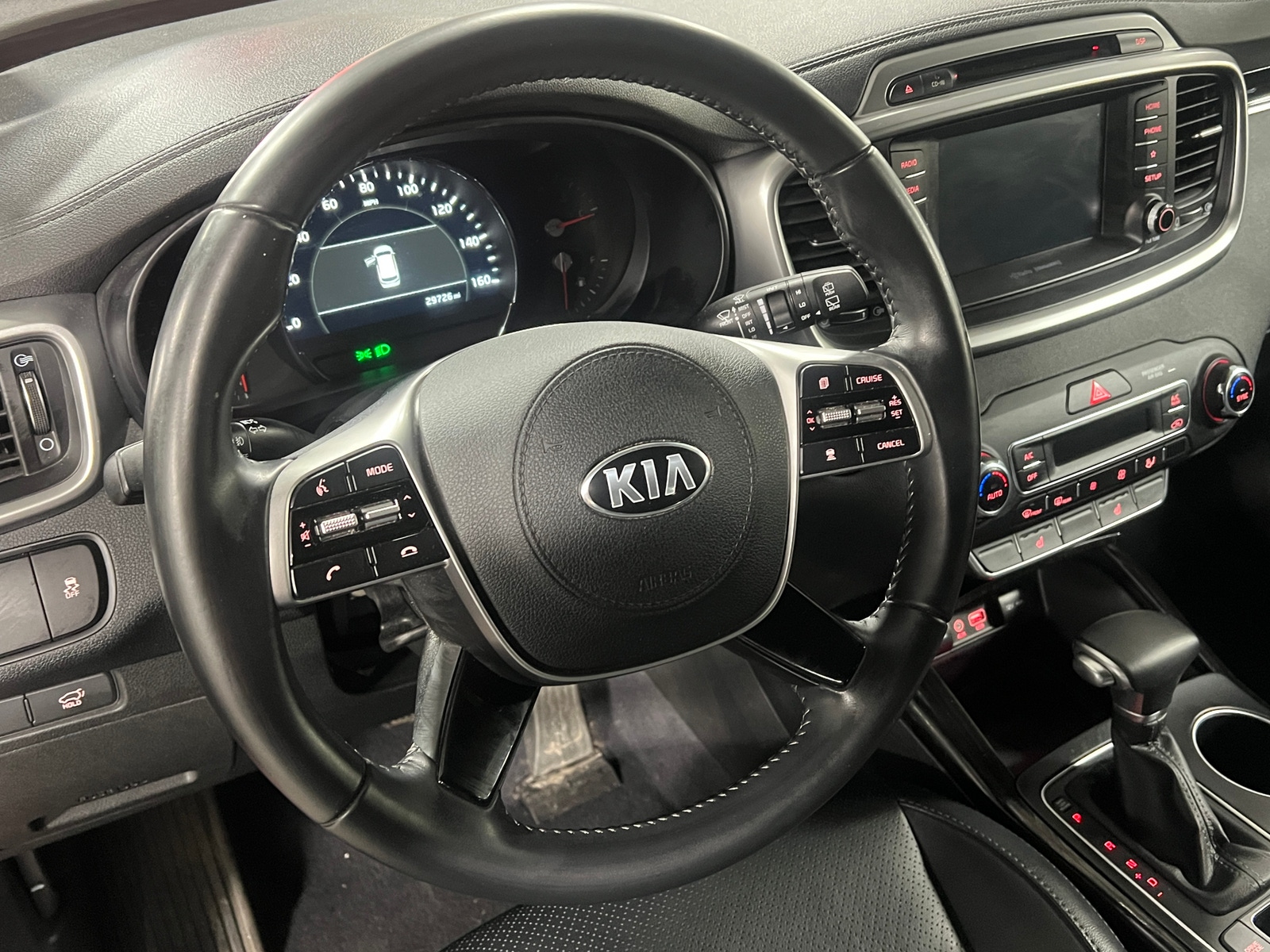 Thumbnail: 2019 Kia Sorento - 4
