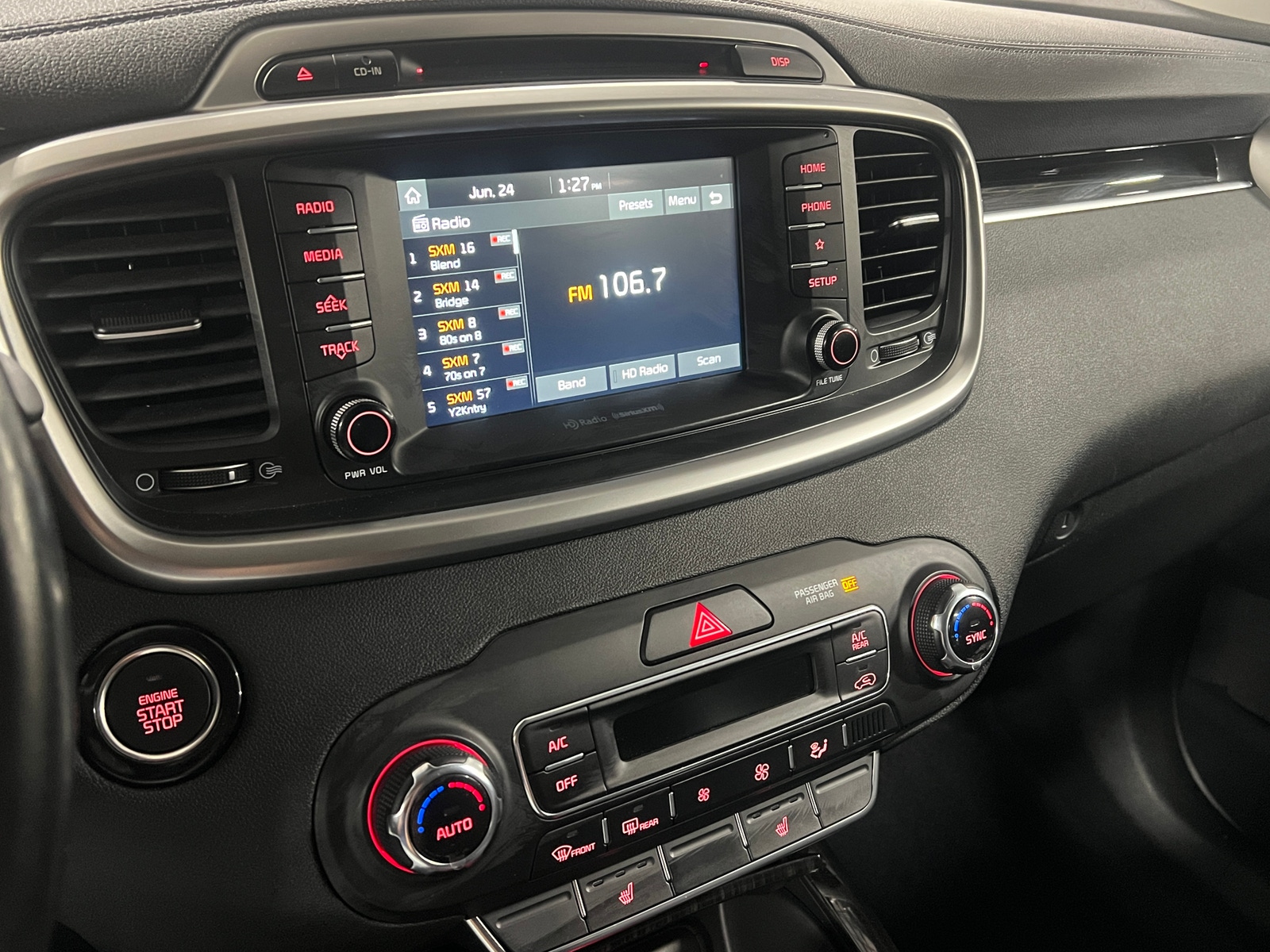 Thumbnail: 2019 Kia Sorento - 3