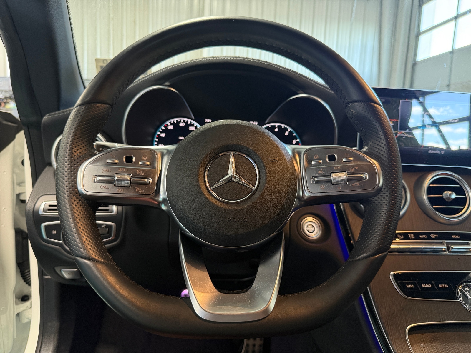 Thumbnail: 2023 Mercedes-Benz C-Class - 4