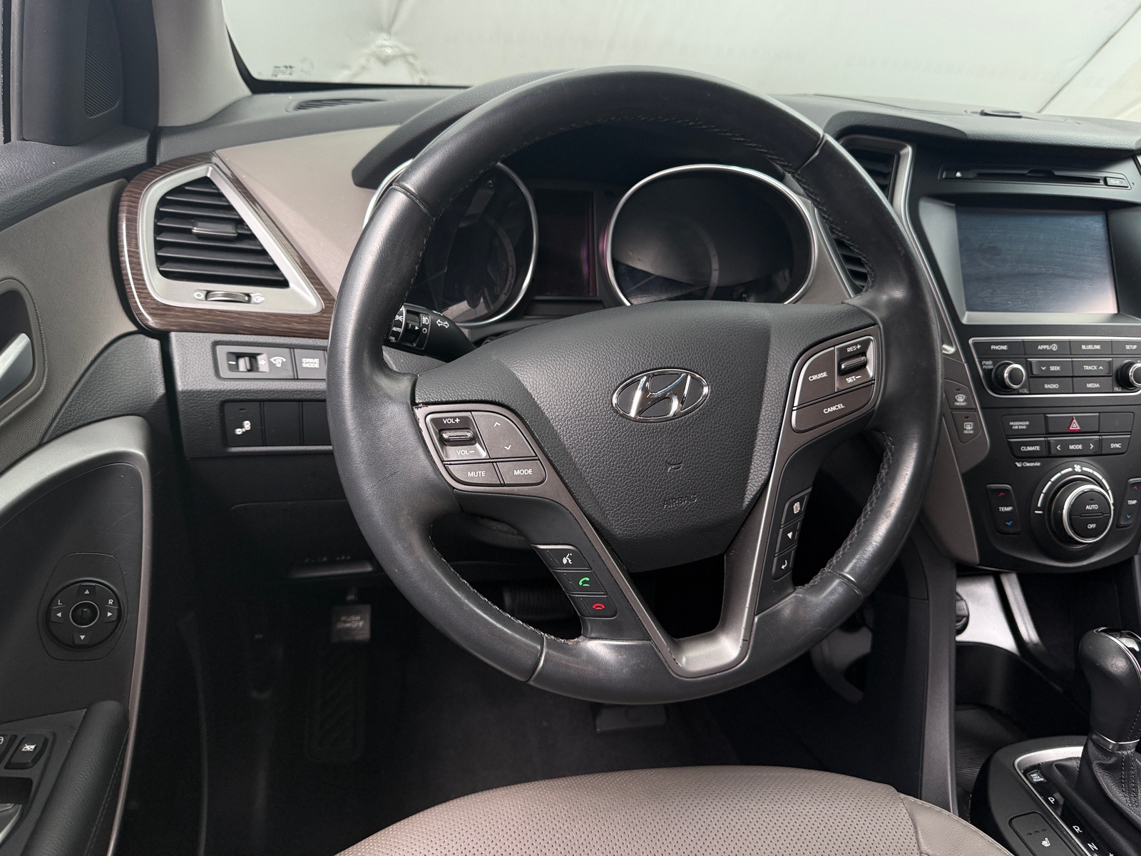 Thumbnail: 2017 Hyundai Santa Fe - 4