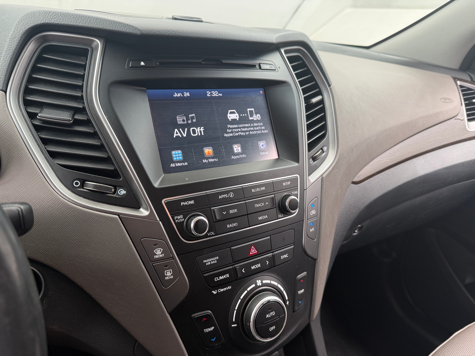 Thumbnail: 2017 Hyundai Santa Fe - 3