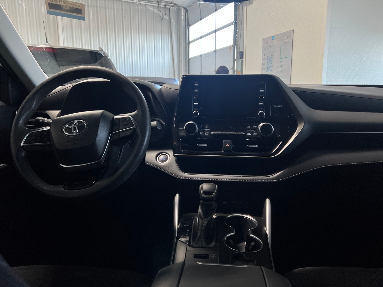 Thumbnail: 2021 Toyota Highlander - 3