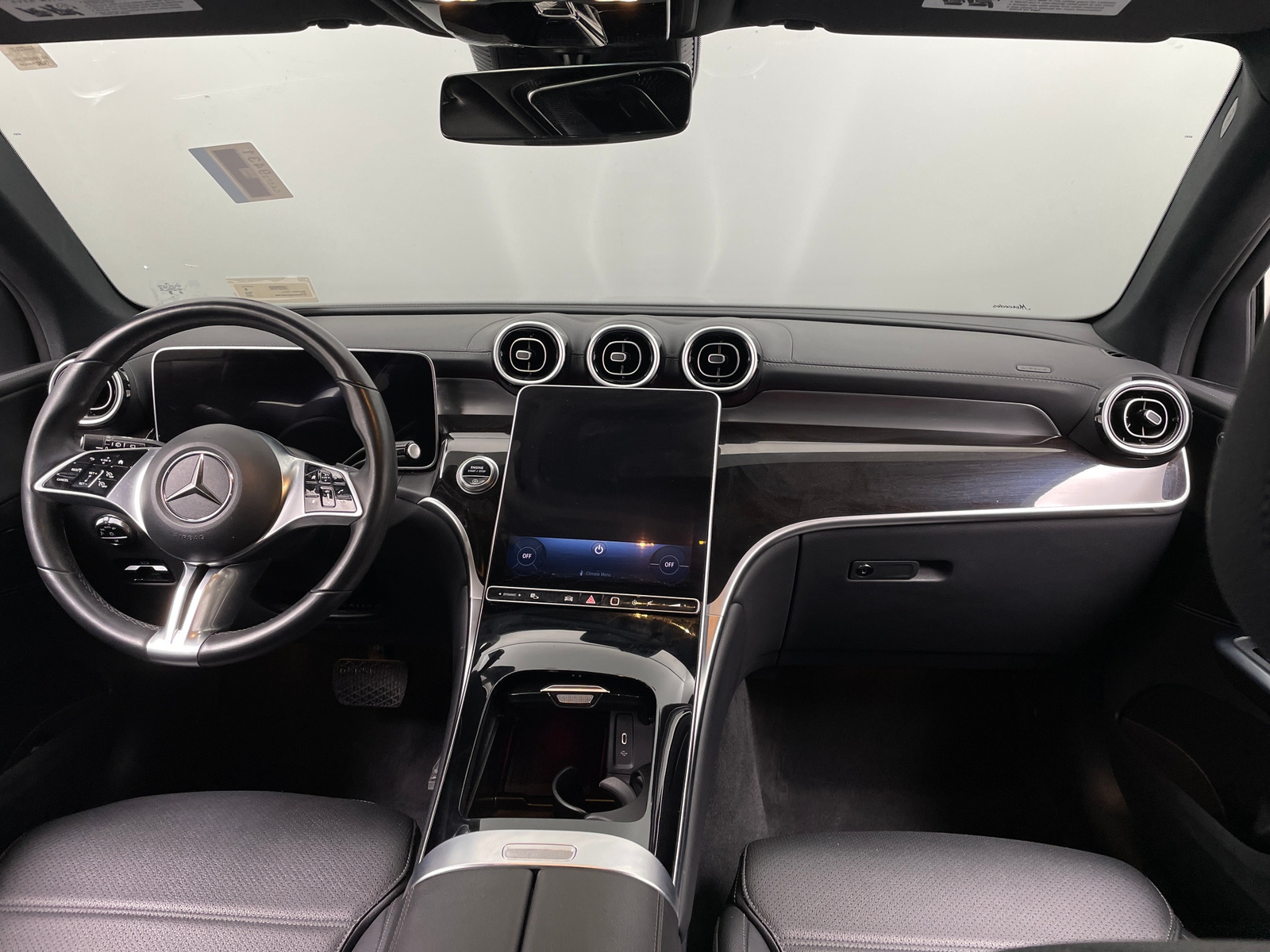 Thumbnail: 2023 Mercedes-Benz GLC - 2