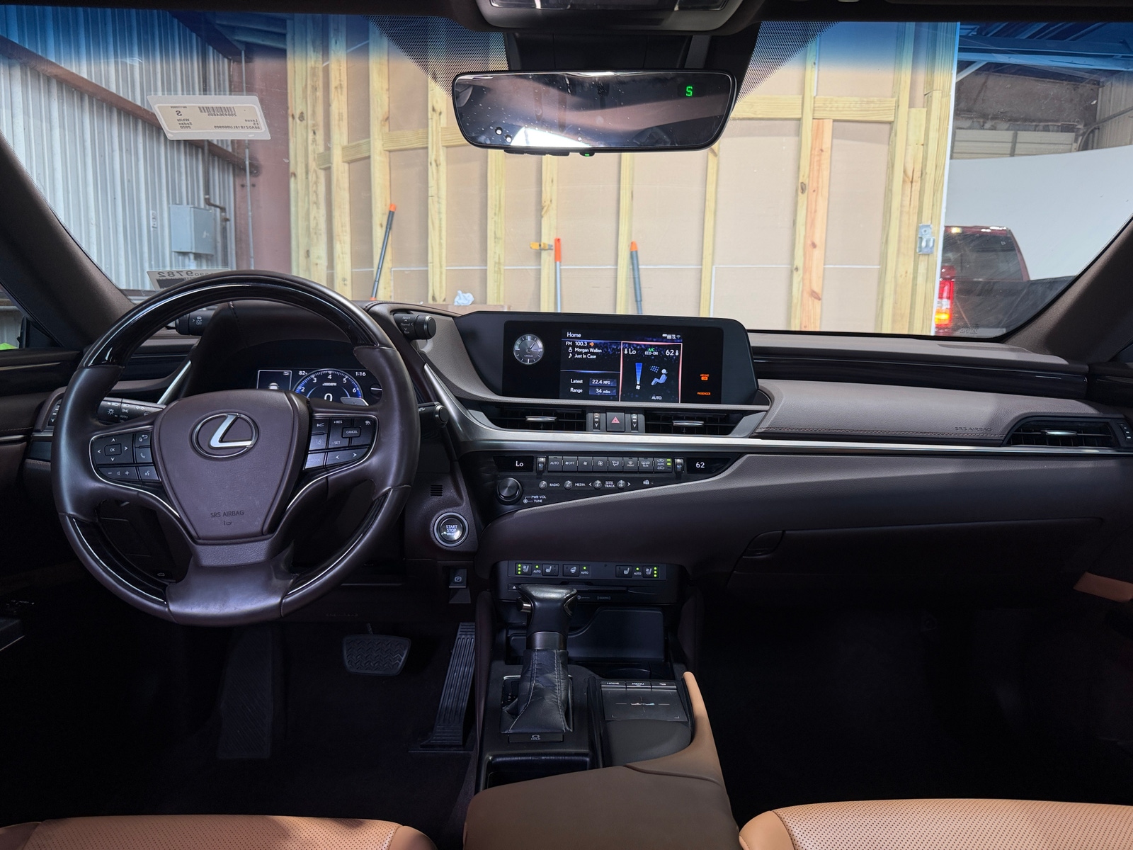 Thumbnail: 2020 Lexus ES - 2
