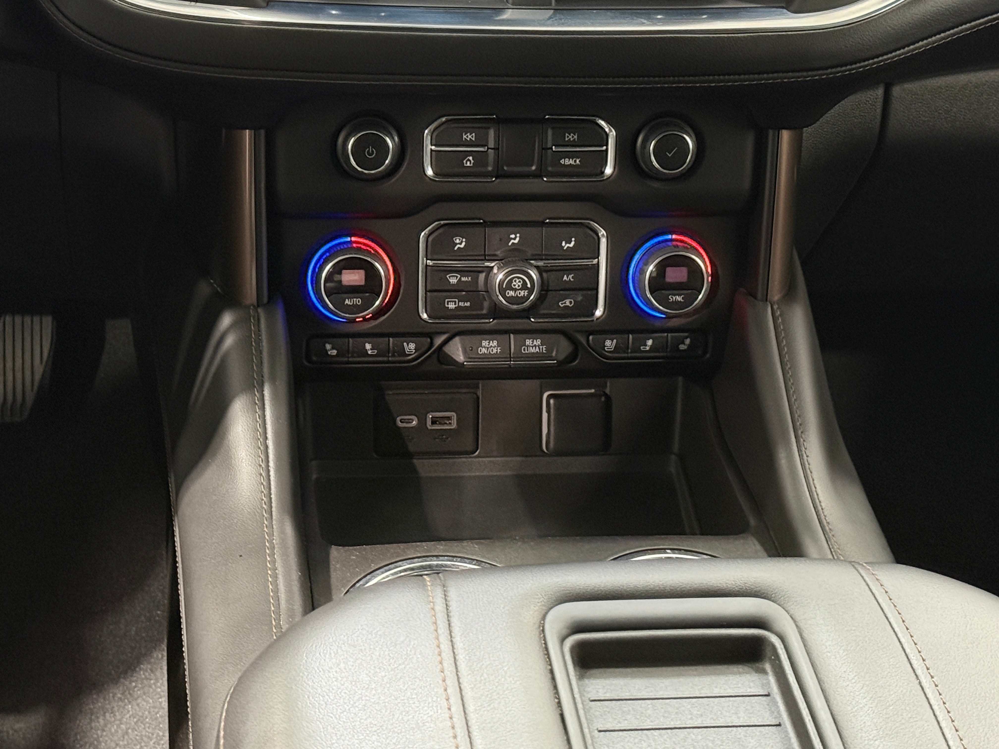 2022 Chevrolet Tahoe High Country - Photo 2