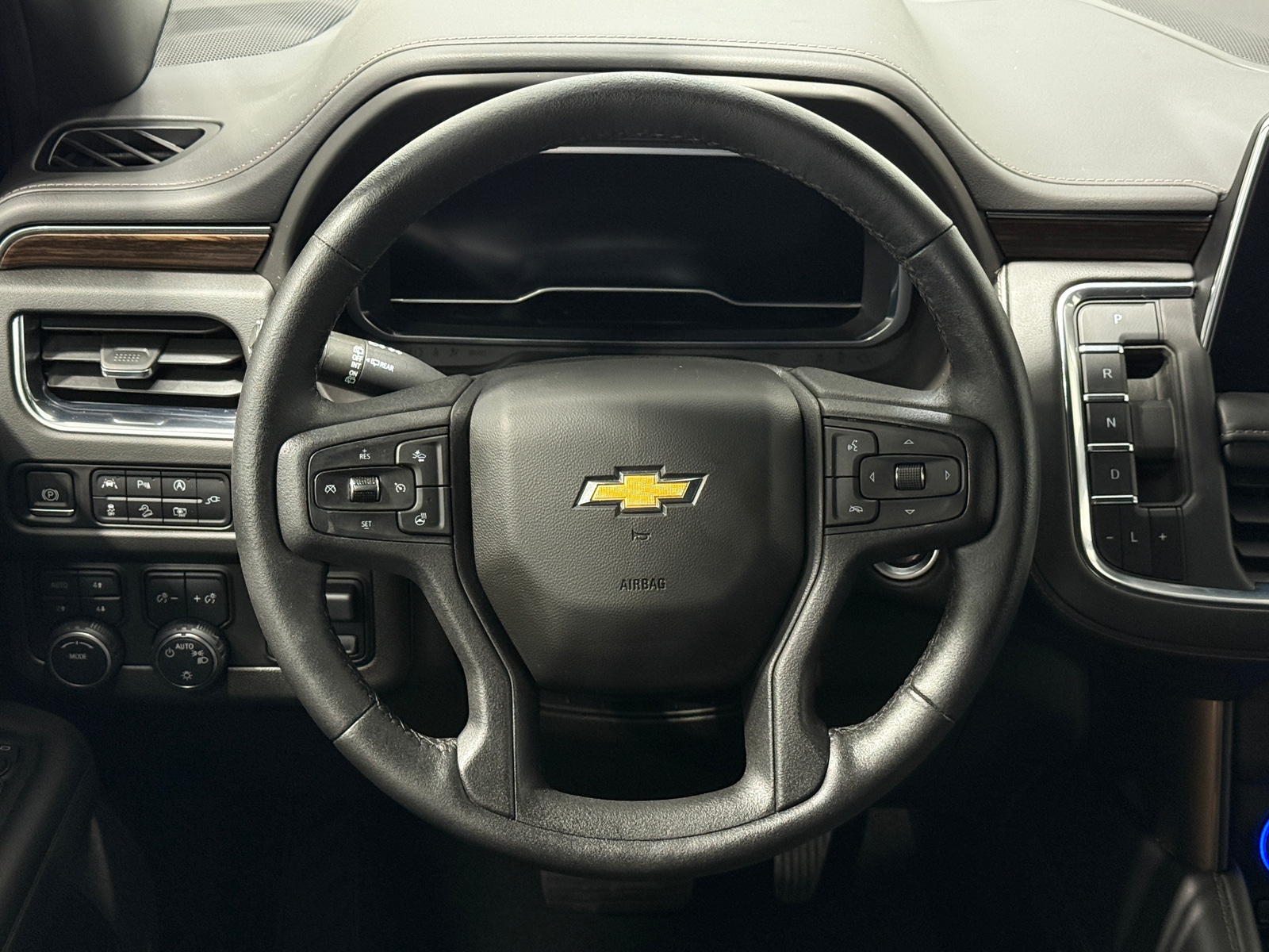 Thumbnail: 2022 Chevrolet Tahoe - 4