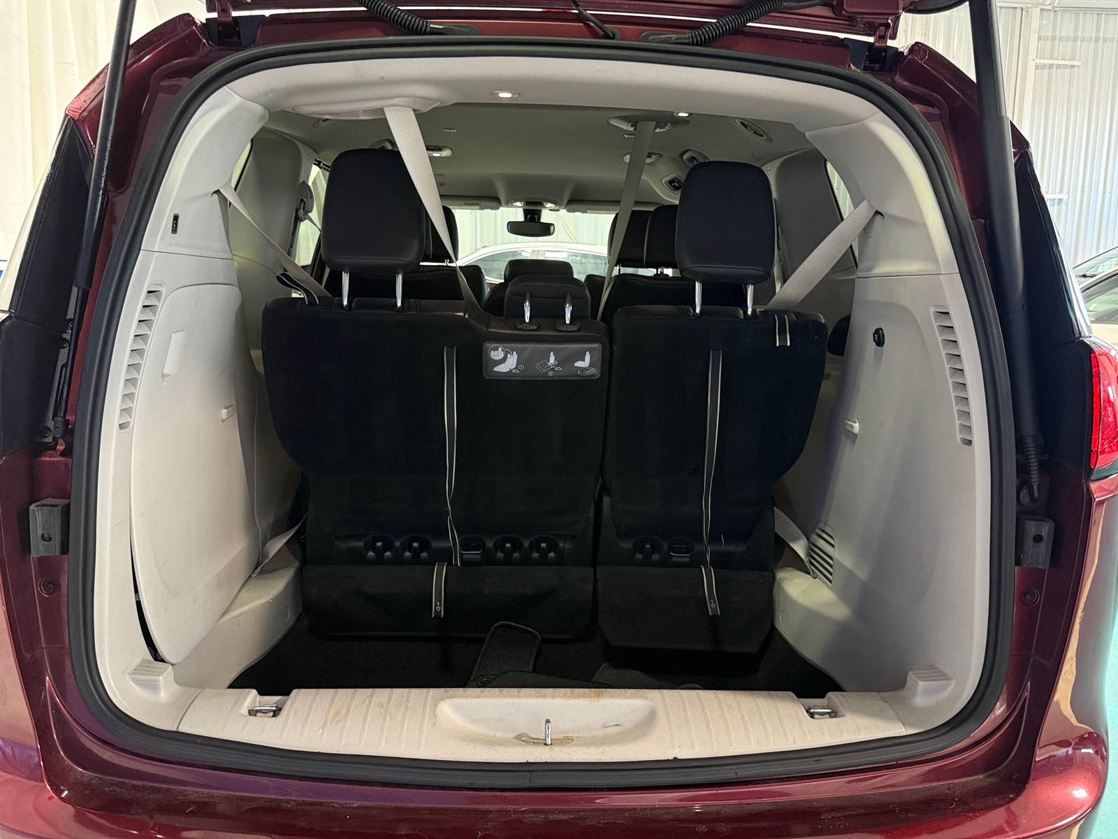 Thumbnail: 2019 Chrysler Pacifica - 6