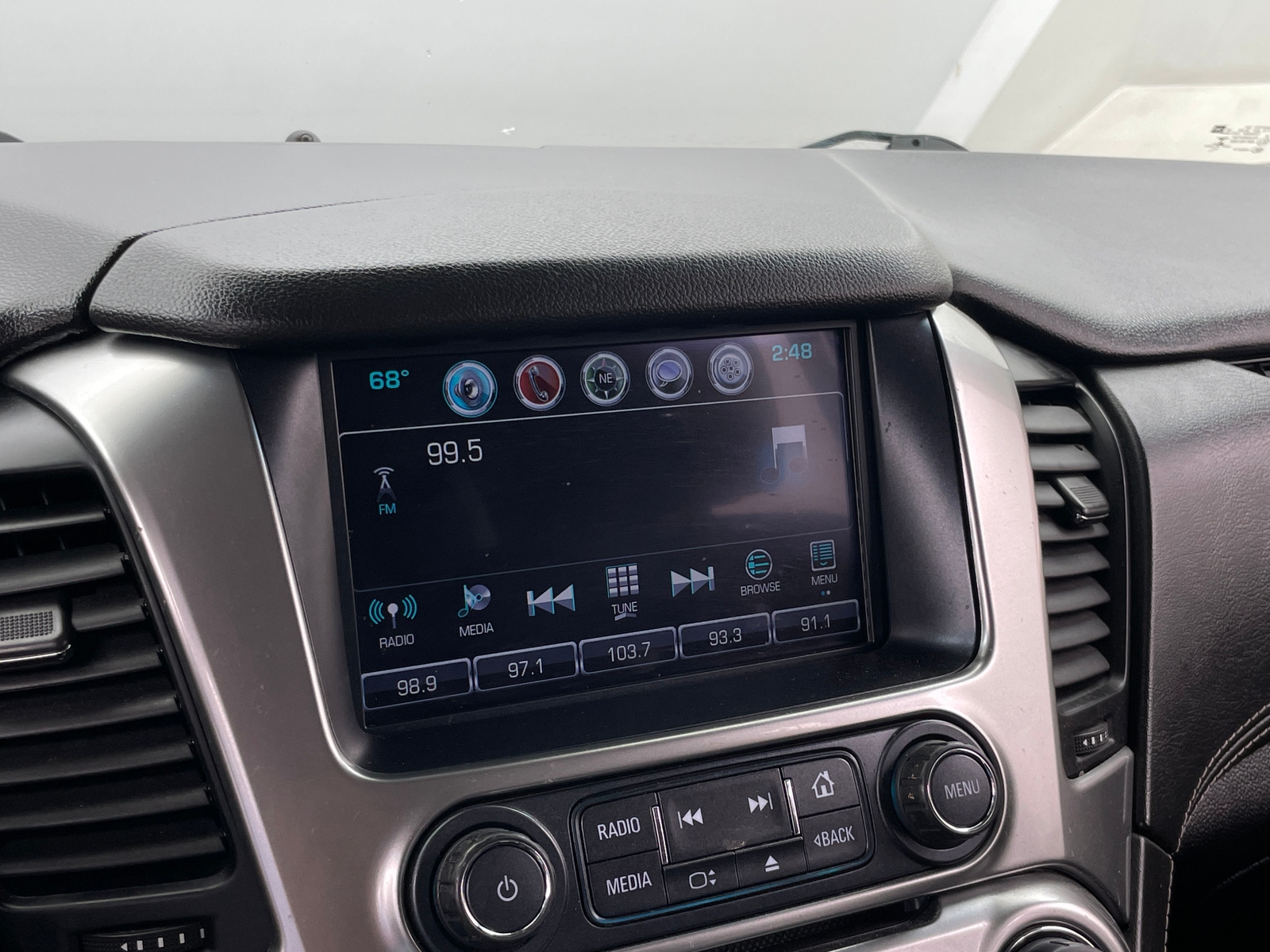 Thumbnail: 2017 Chevrolet Tahoe - 3