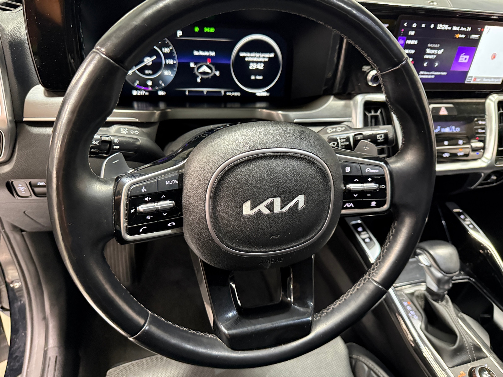 Thumbnail: 2023 Kia Sorento - 4
