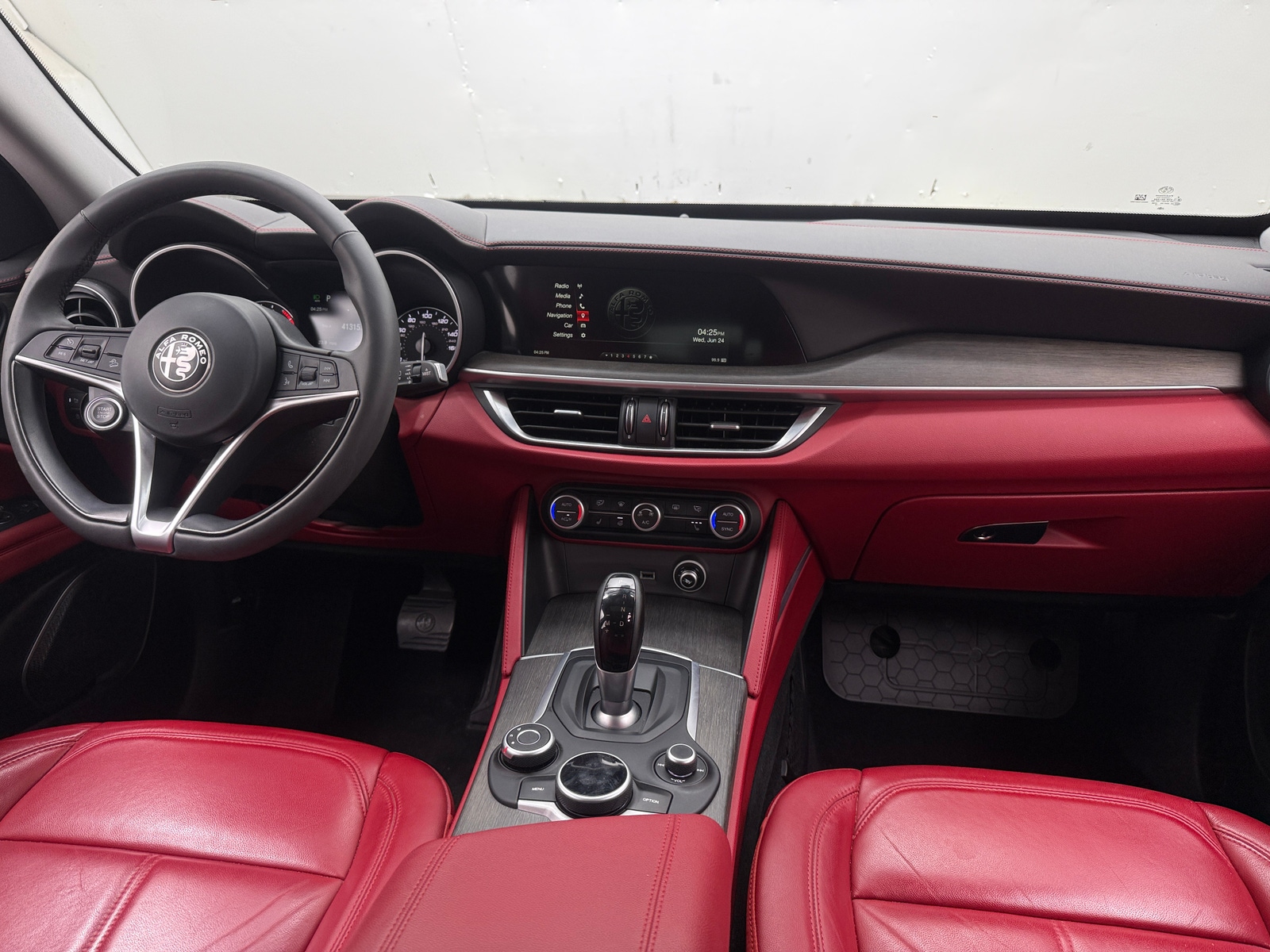 Thumbnail: 2018 Alfa Romeo Stelvio - 2