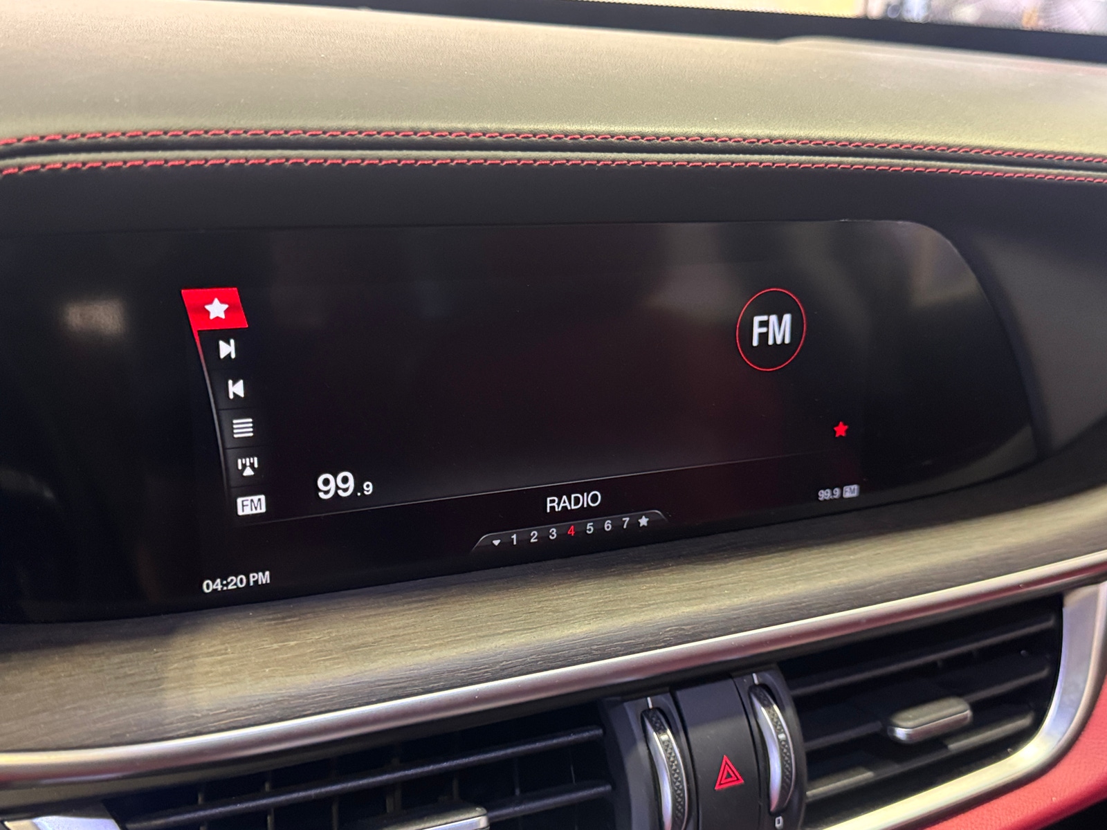 Thumbnail: 2018 Alfa Romeo Stelvio - 3