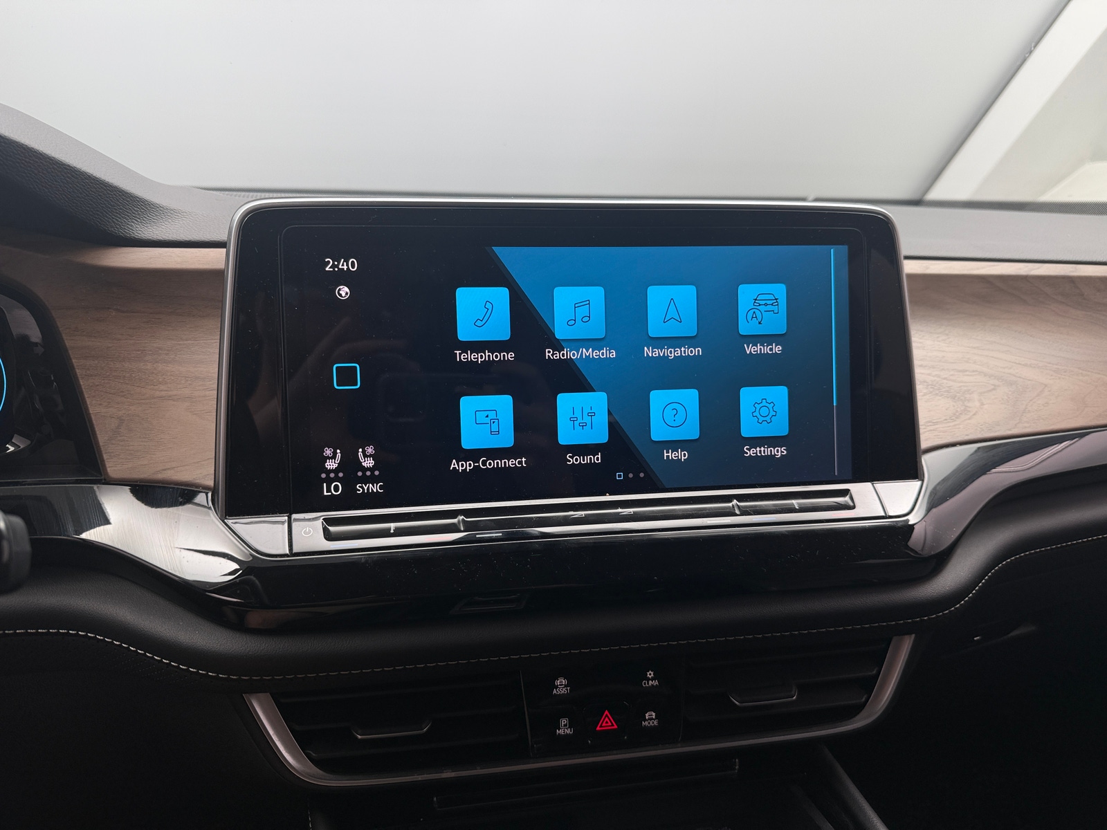 Thumbnail: 2024 Volkswagen Atlas - 3