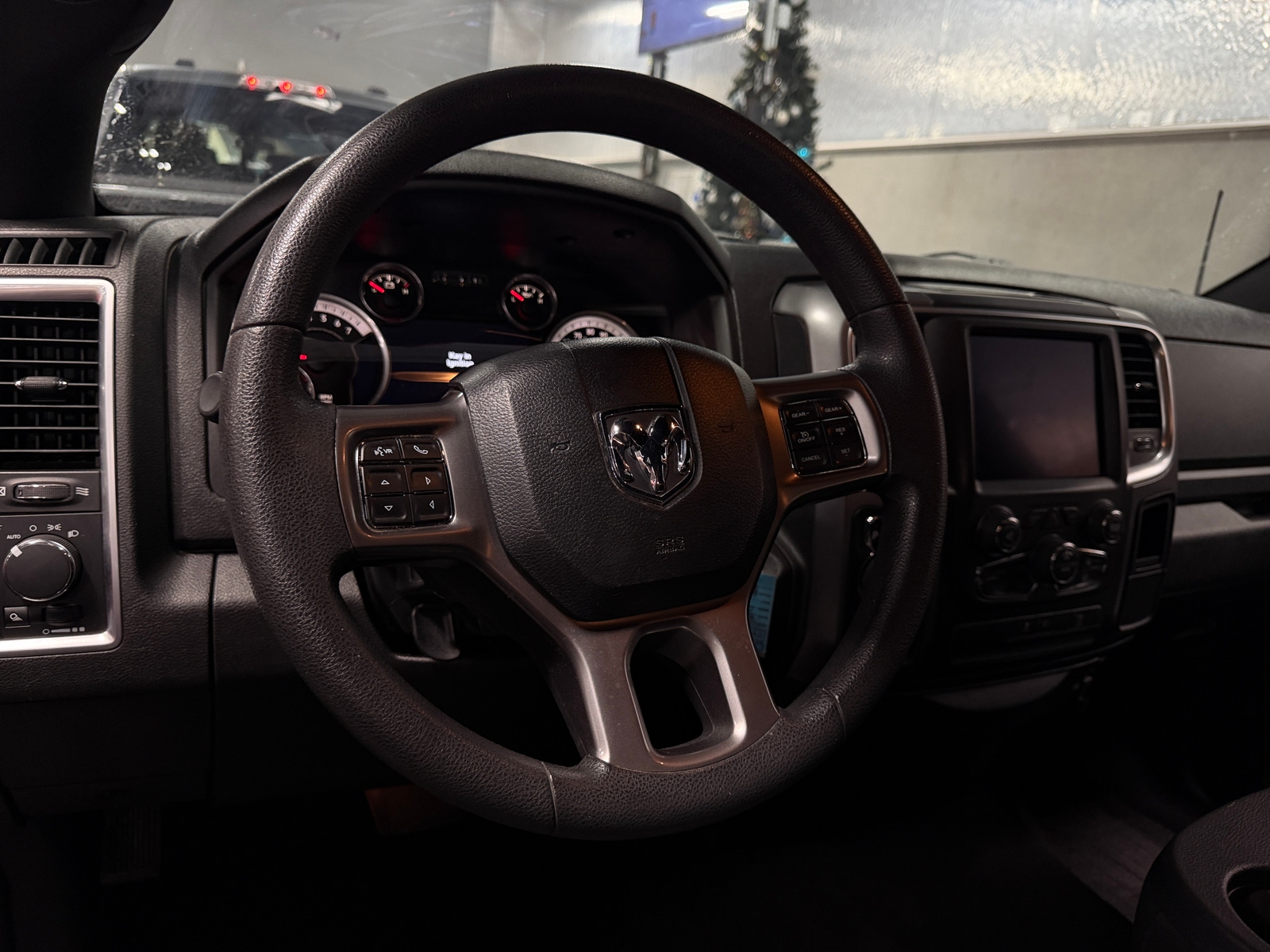 Thumbnail: 2021 RAM 1500 Classic - 5