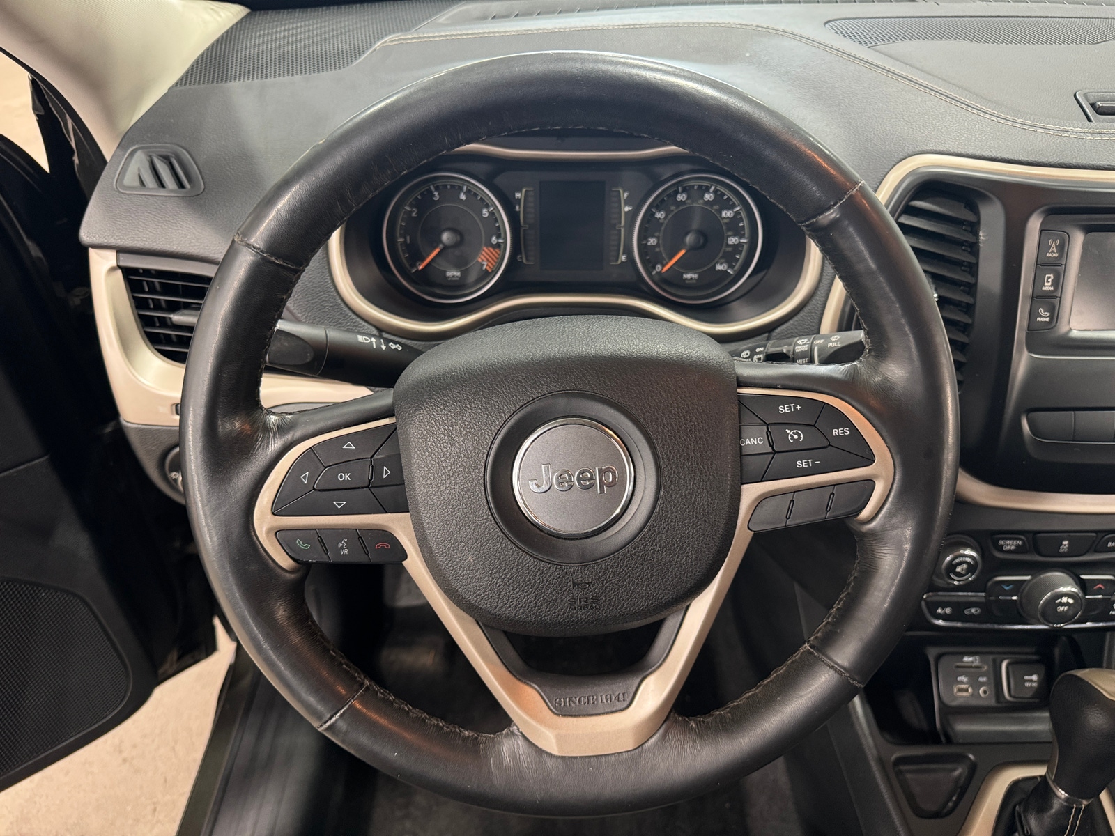 Thumbnail: 2015 Jeep Cherokee - 5