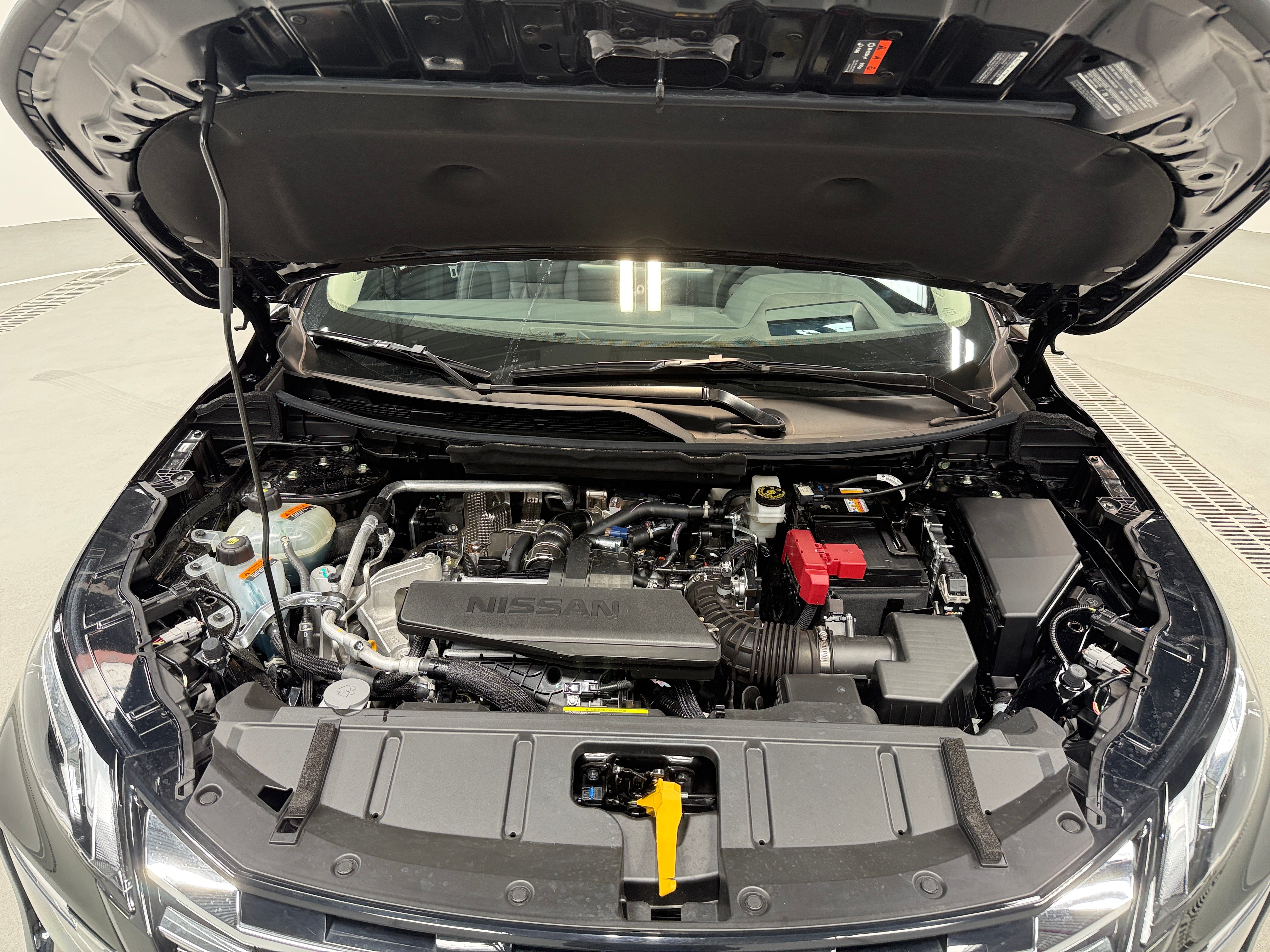 2026 Nissan Rogue Platinum - Photo 2