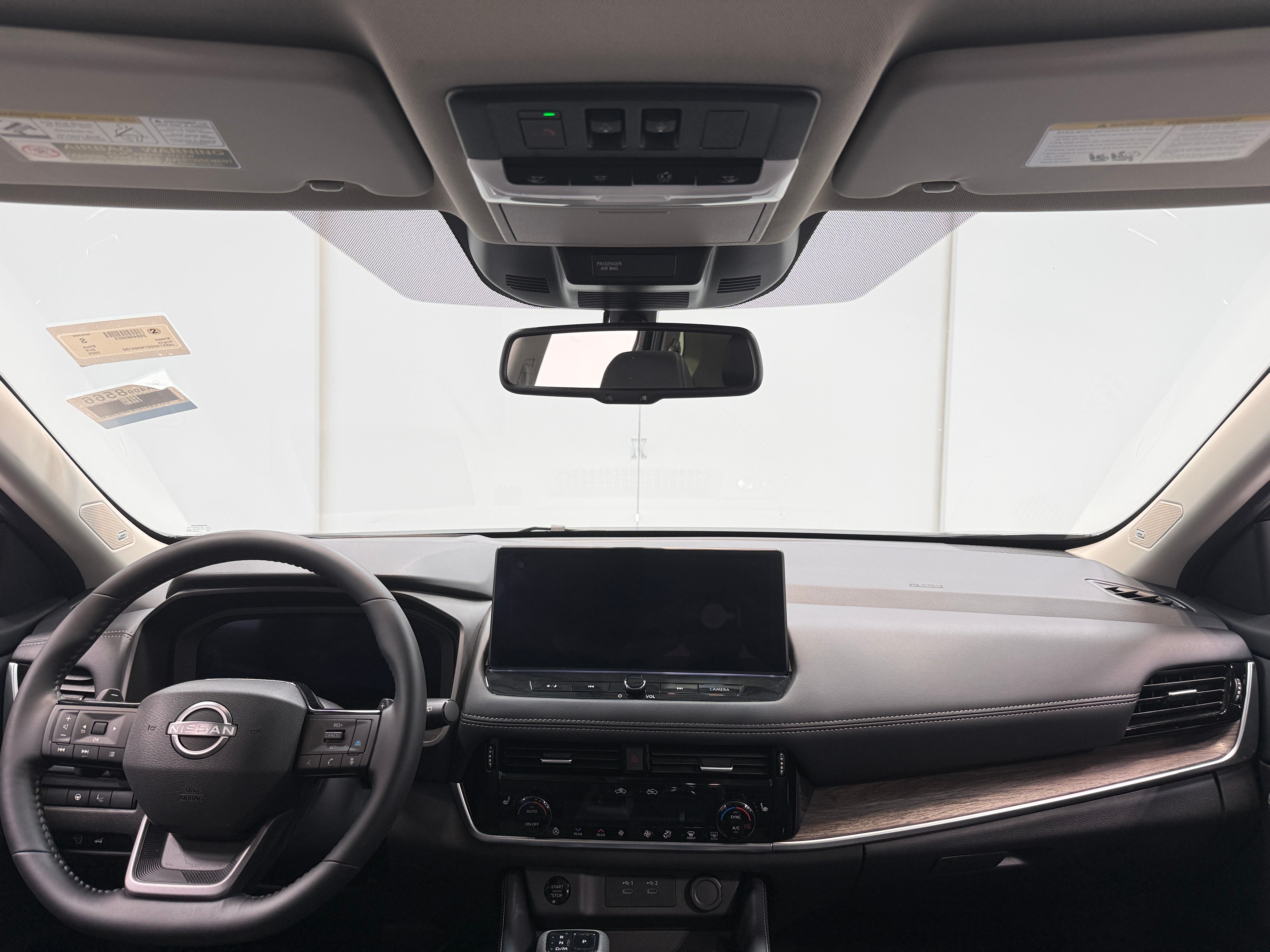 2026 Nissan Rogue Platinum - Photo 8