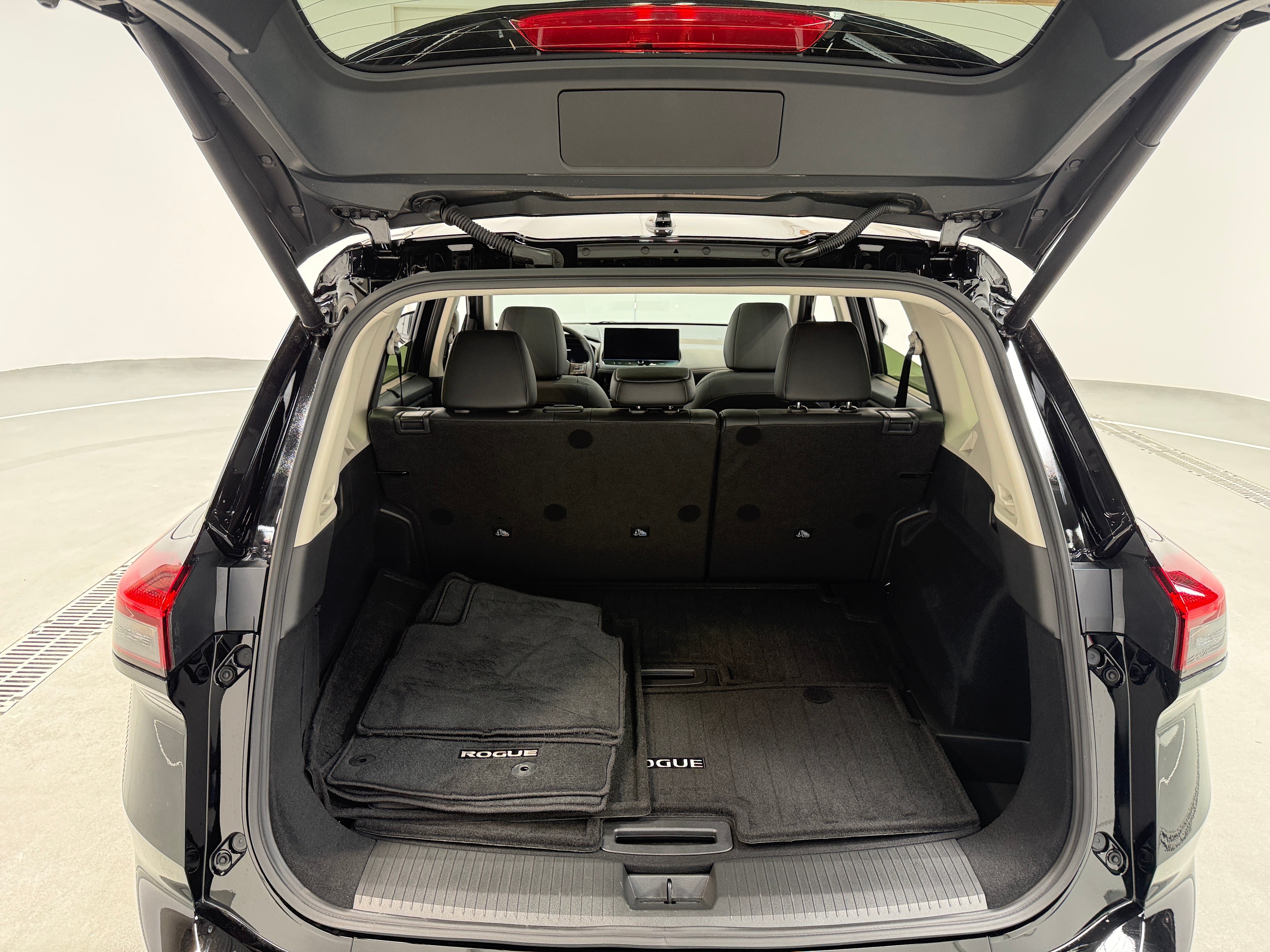 2026 Nissan Rogue Platinum - Photo 7