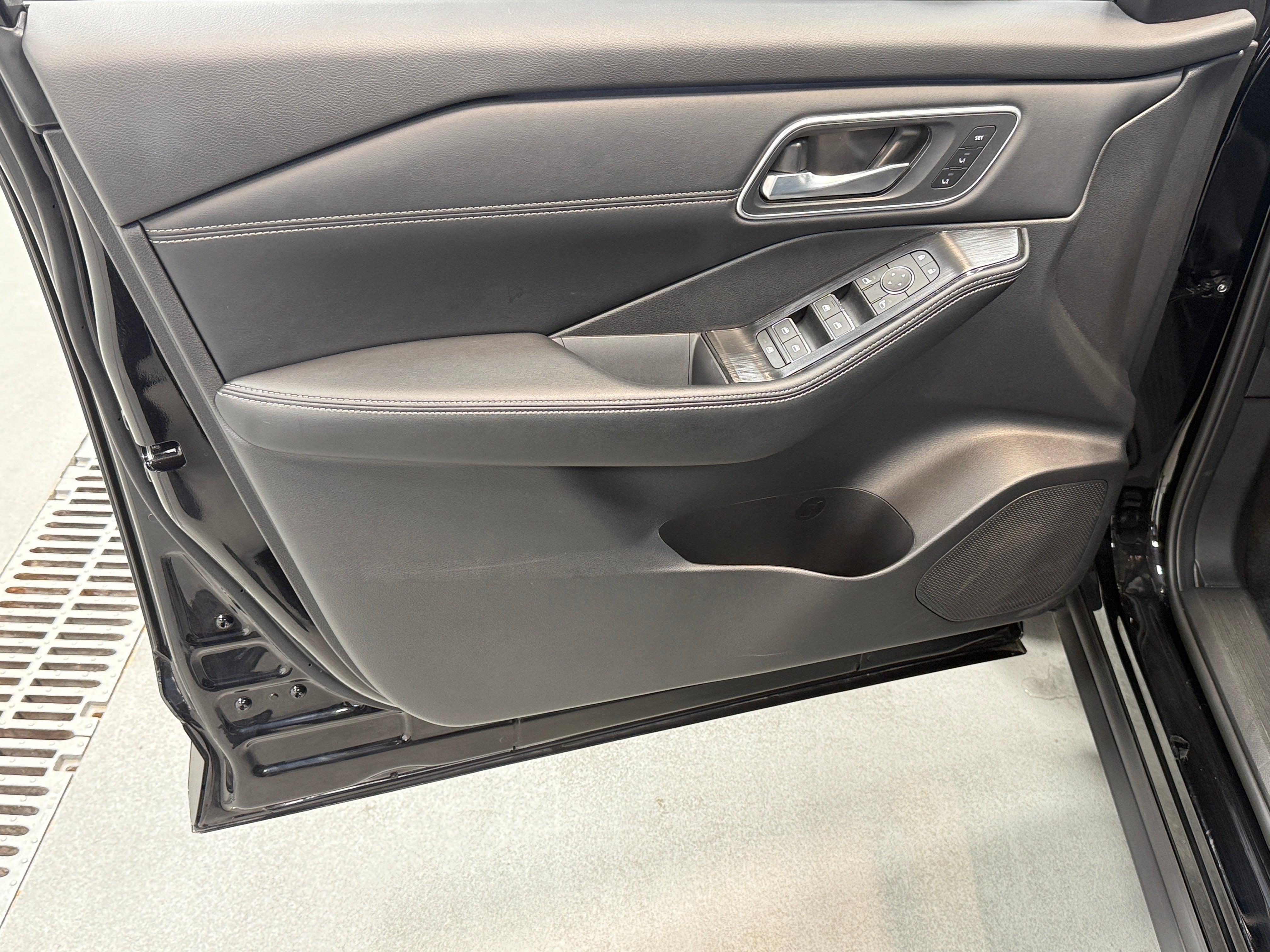 2026 Nissan Rogue Platinum - Photo 10