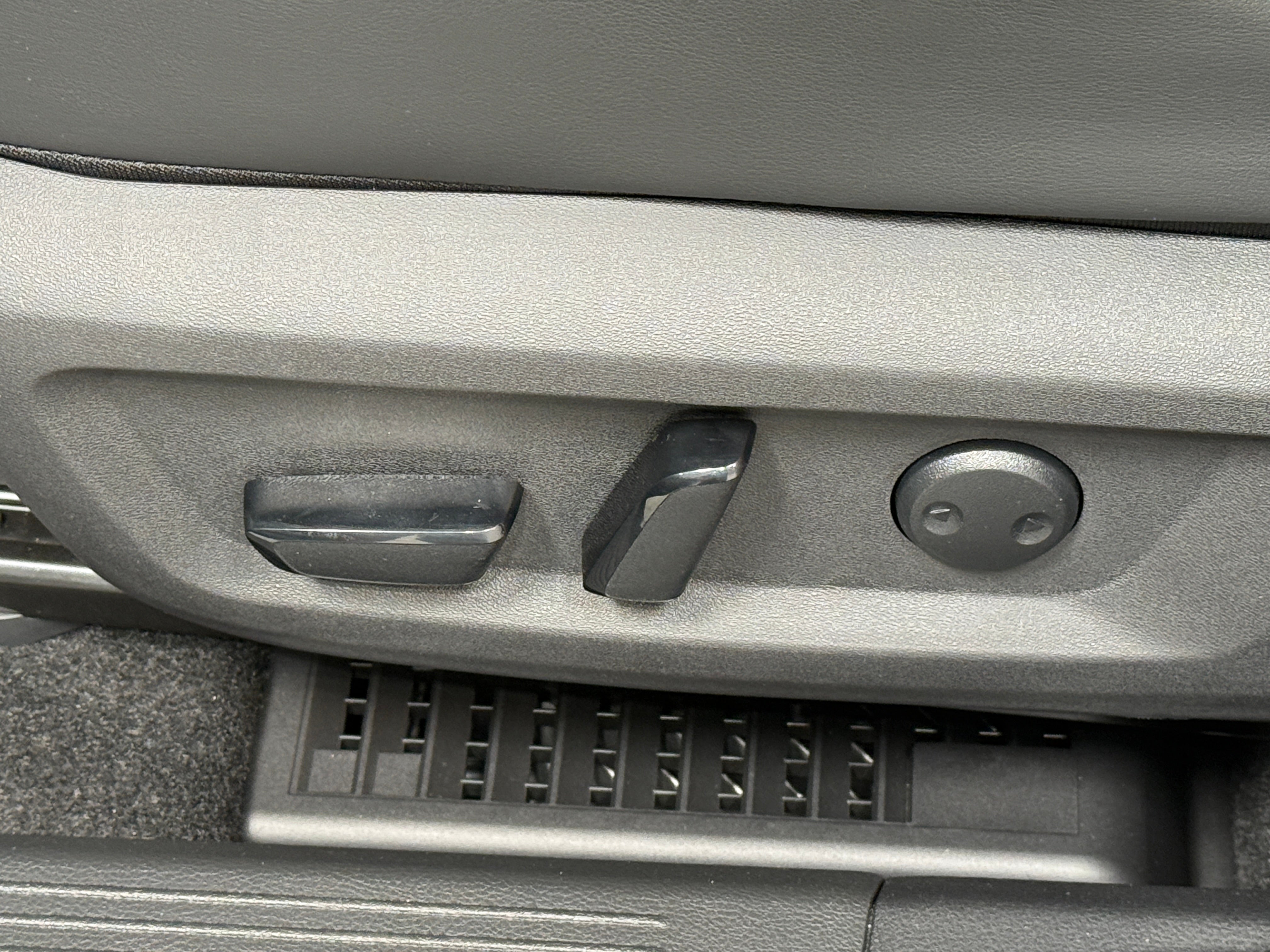 2026 Nissan Rogue Platinum - Photo 11
