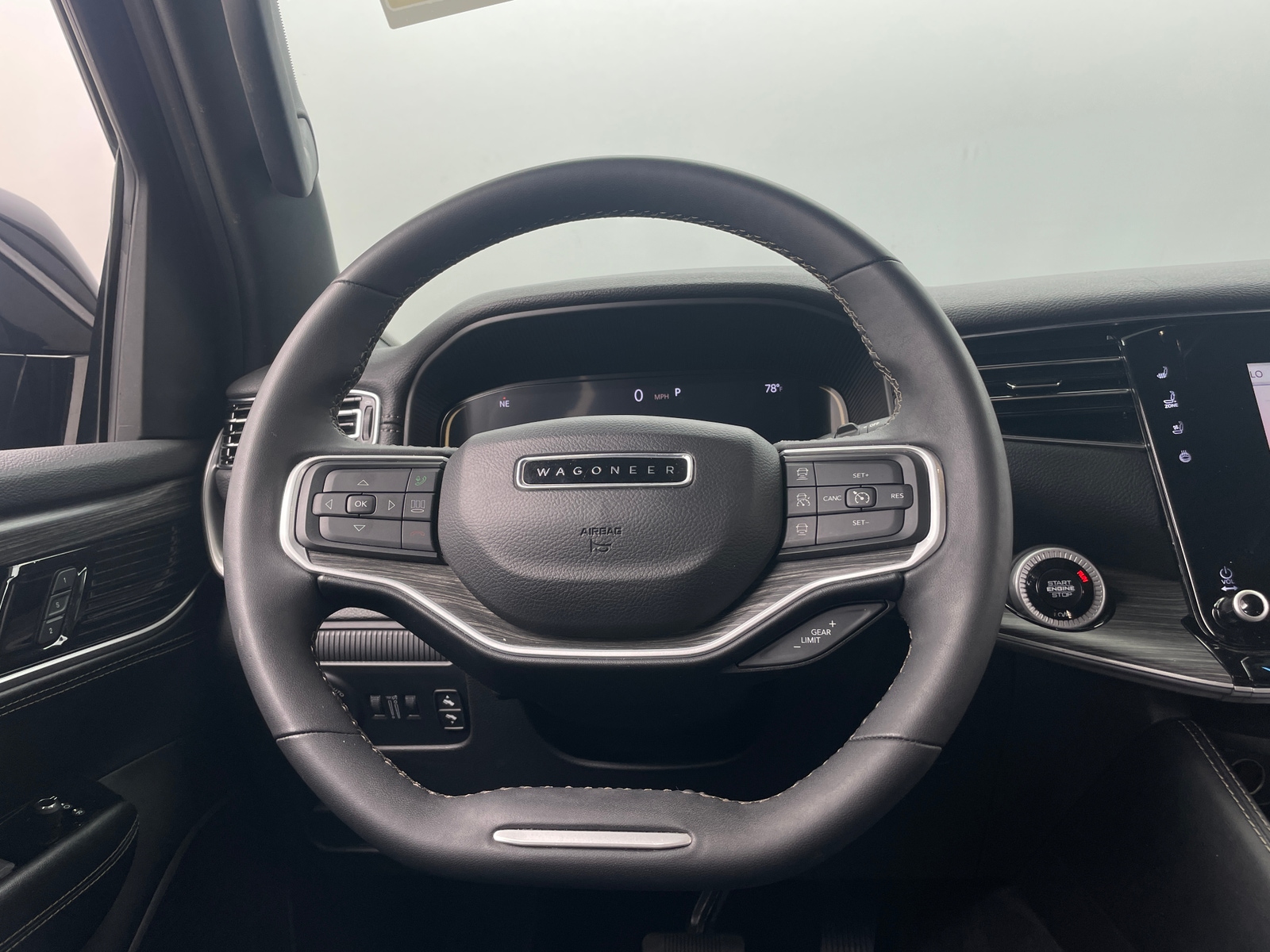 Thumbnail: 2024 Jeep Wagoneer - 4