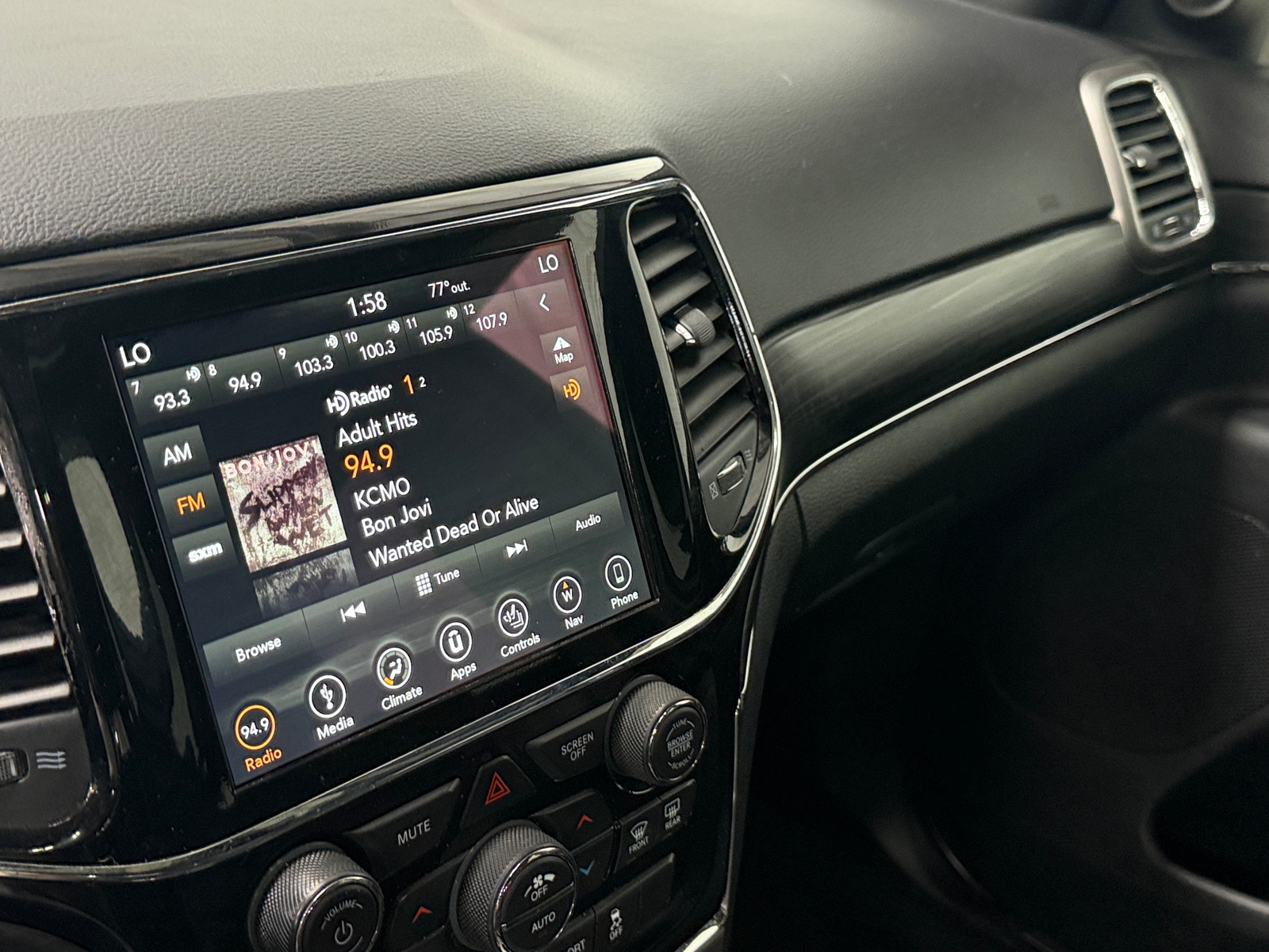 Thumbnail: 2019 Jeep Grand Cherokee - 3
