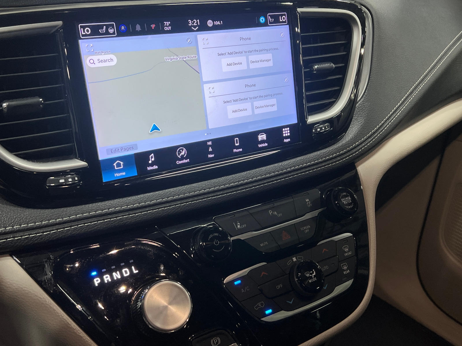 Thumbnail: 2024 Chrysler Pacifica - 3