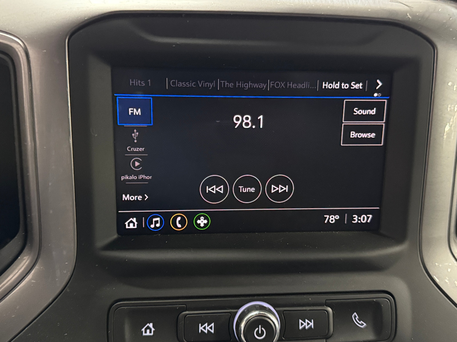 Thumbnail: 2022 Chevrolet Silverado 1500 - 4
