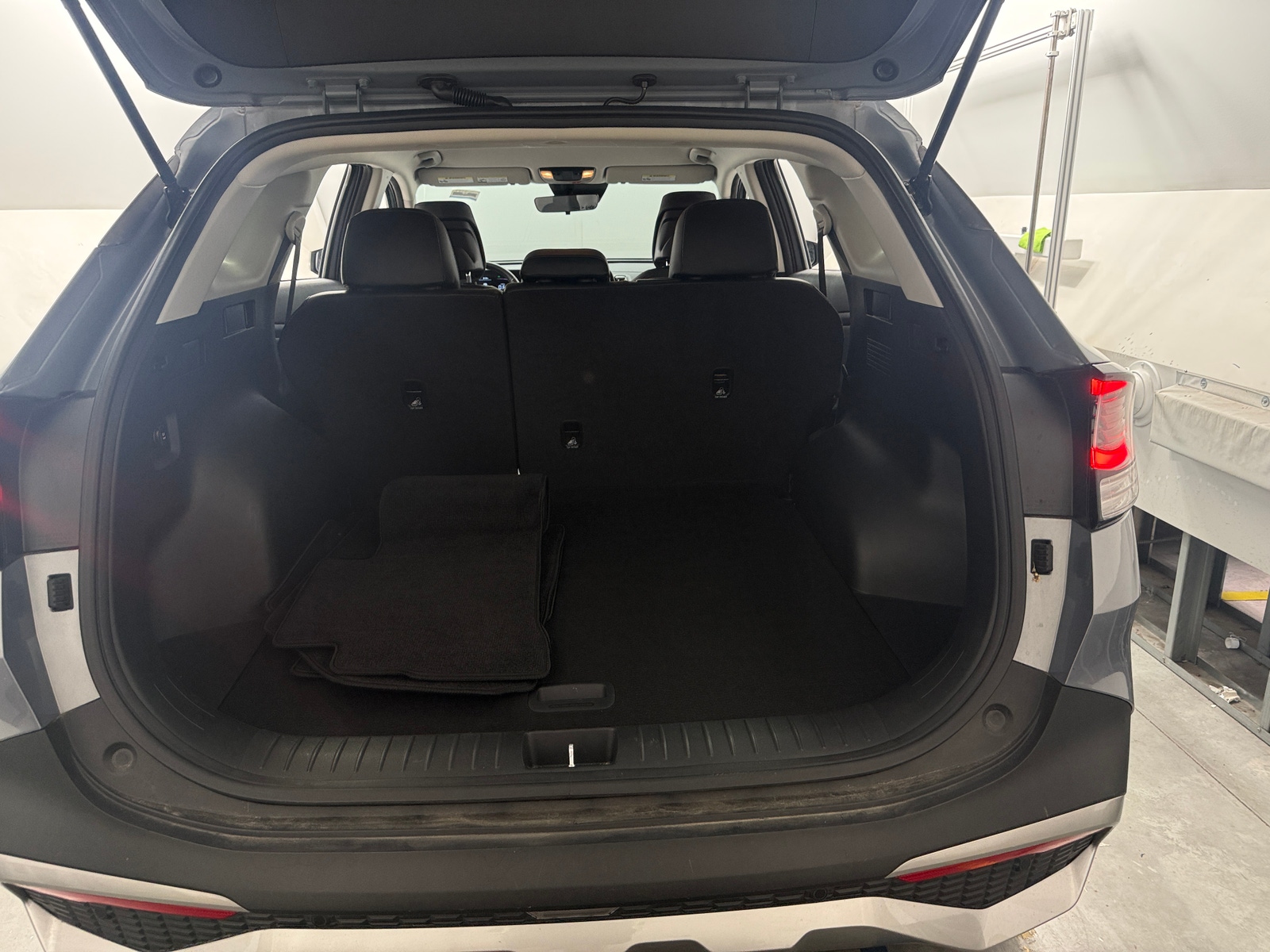 Thumbnail: 2023 Kia Sportage - 6