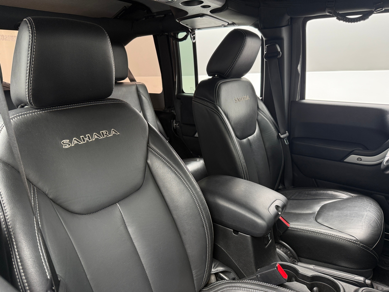 Thumbnail: 2016 Jeep Wrangler - 2