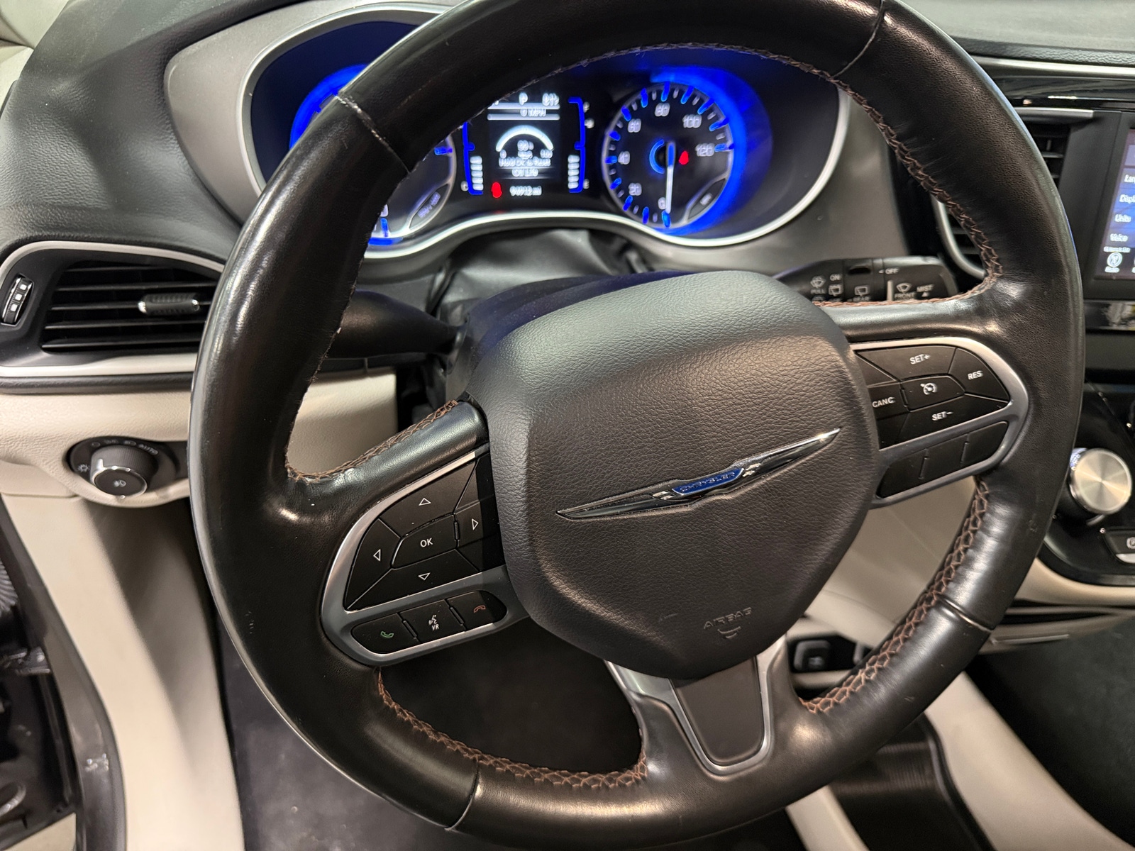 Thumbnail: 2020 Chrysler Pacifica - 4