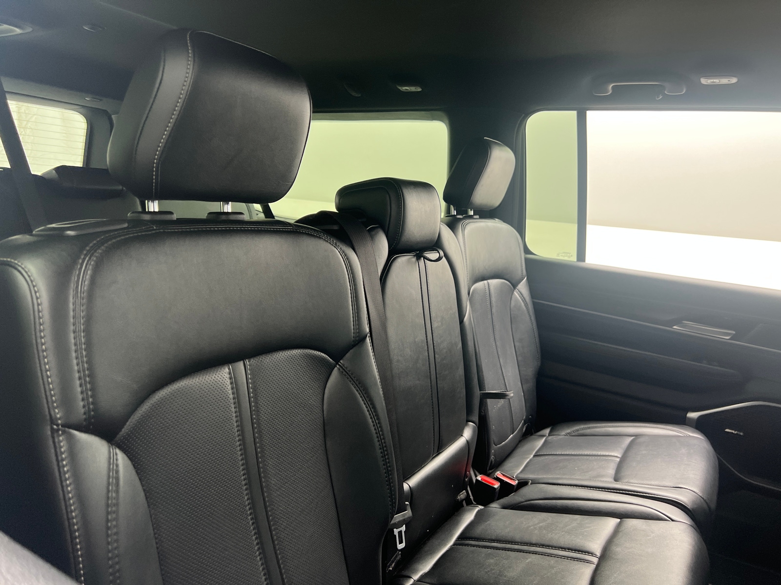 Thumbnail: 2024 Jeep Wagoneer - 5